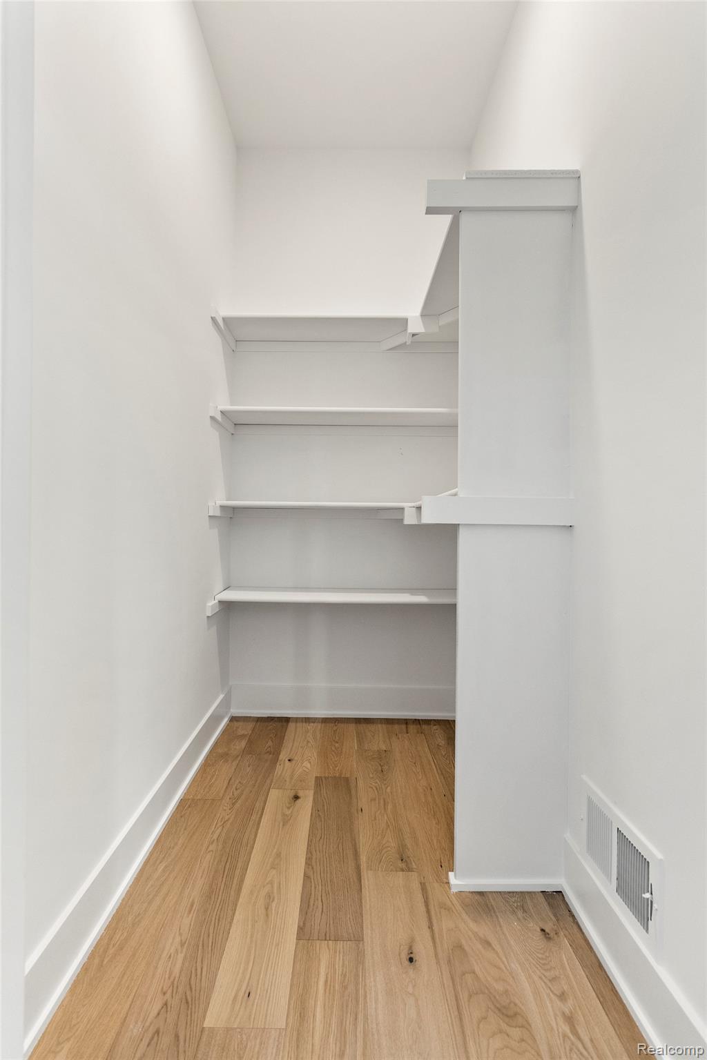 2037 11th Street Unit: 10