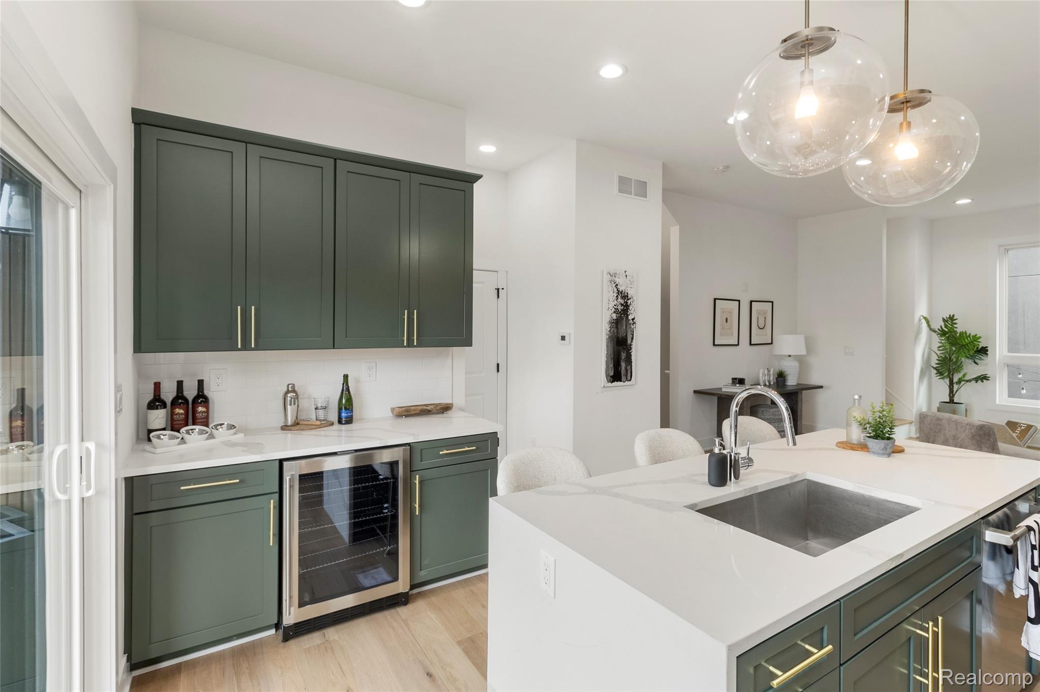 2037 11th Street Unit: 10