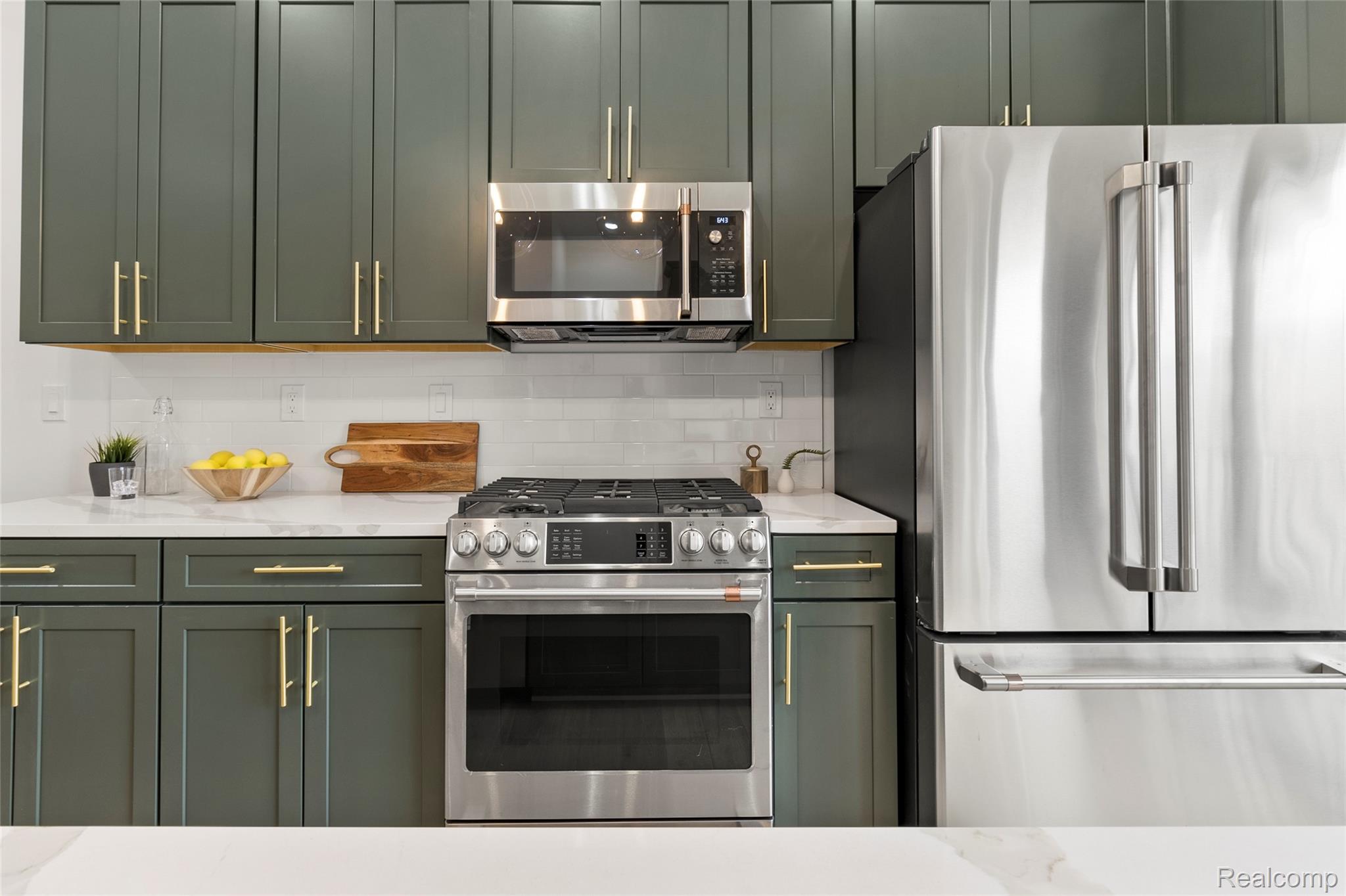 2037 11th Street Unit: 10