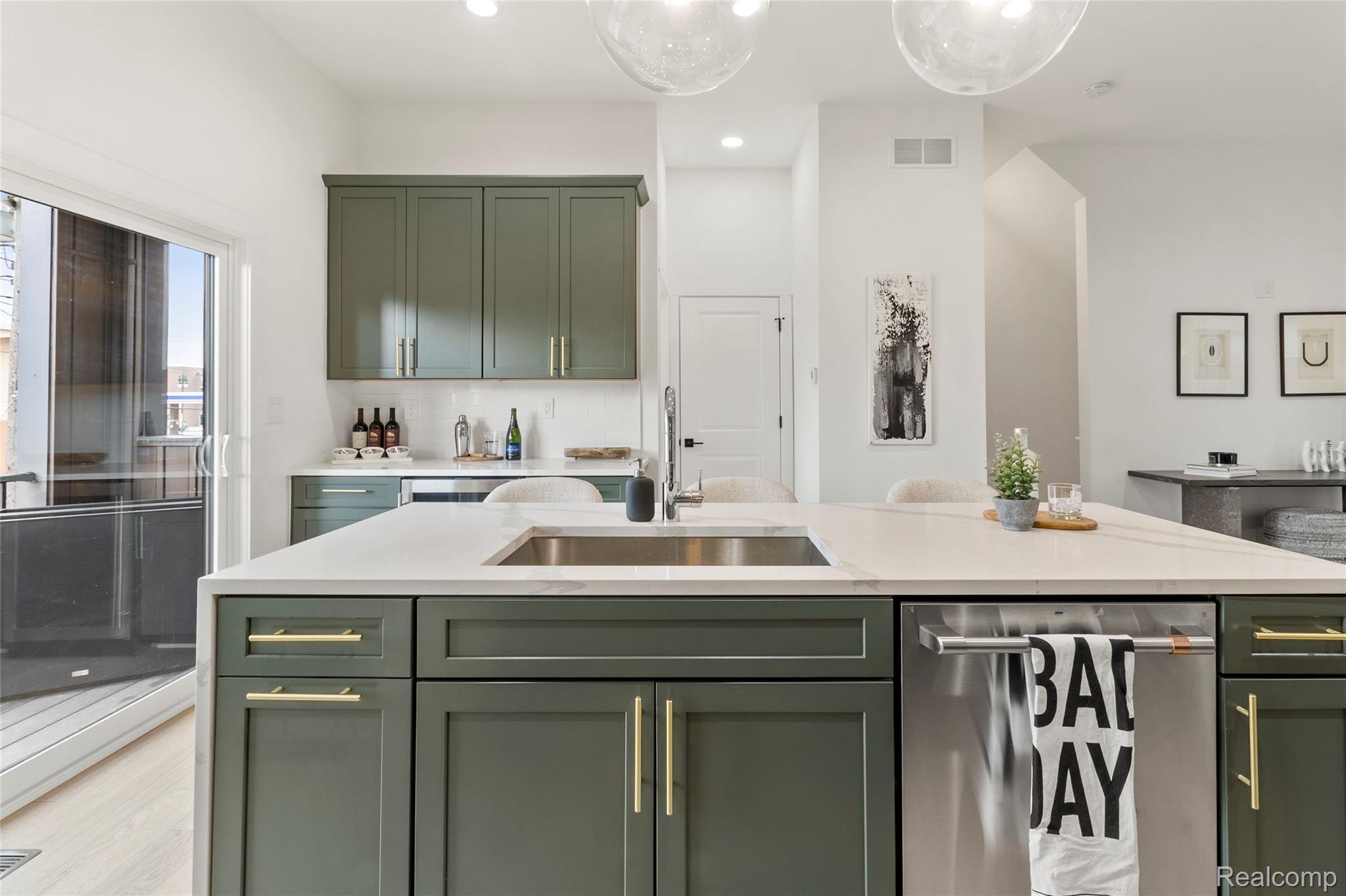 2037 11th Street Unit: 10