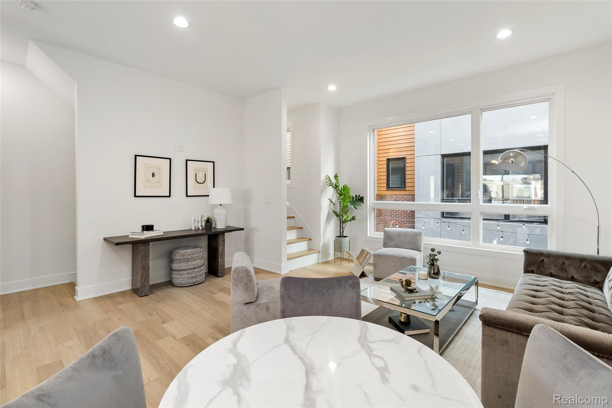 2037 11th Street Unit: 10