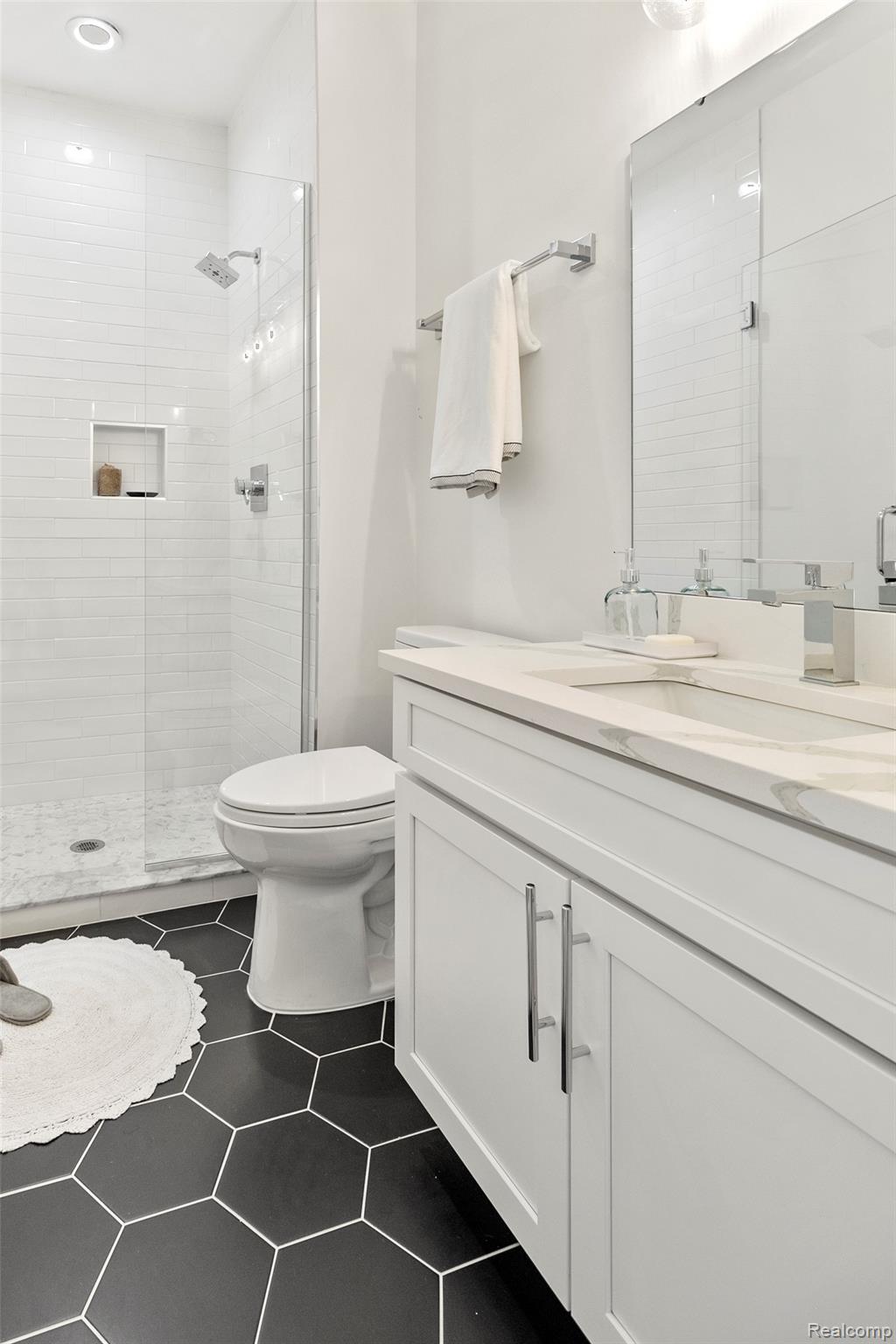 2037 11th Street Unit: 10