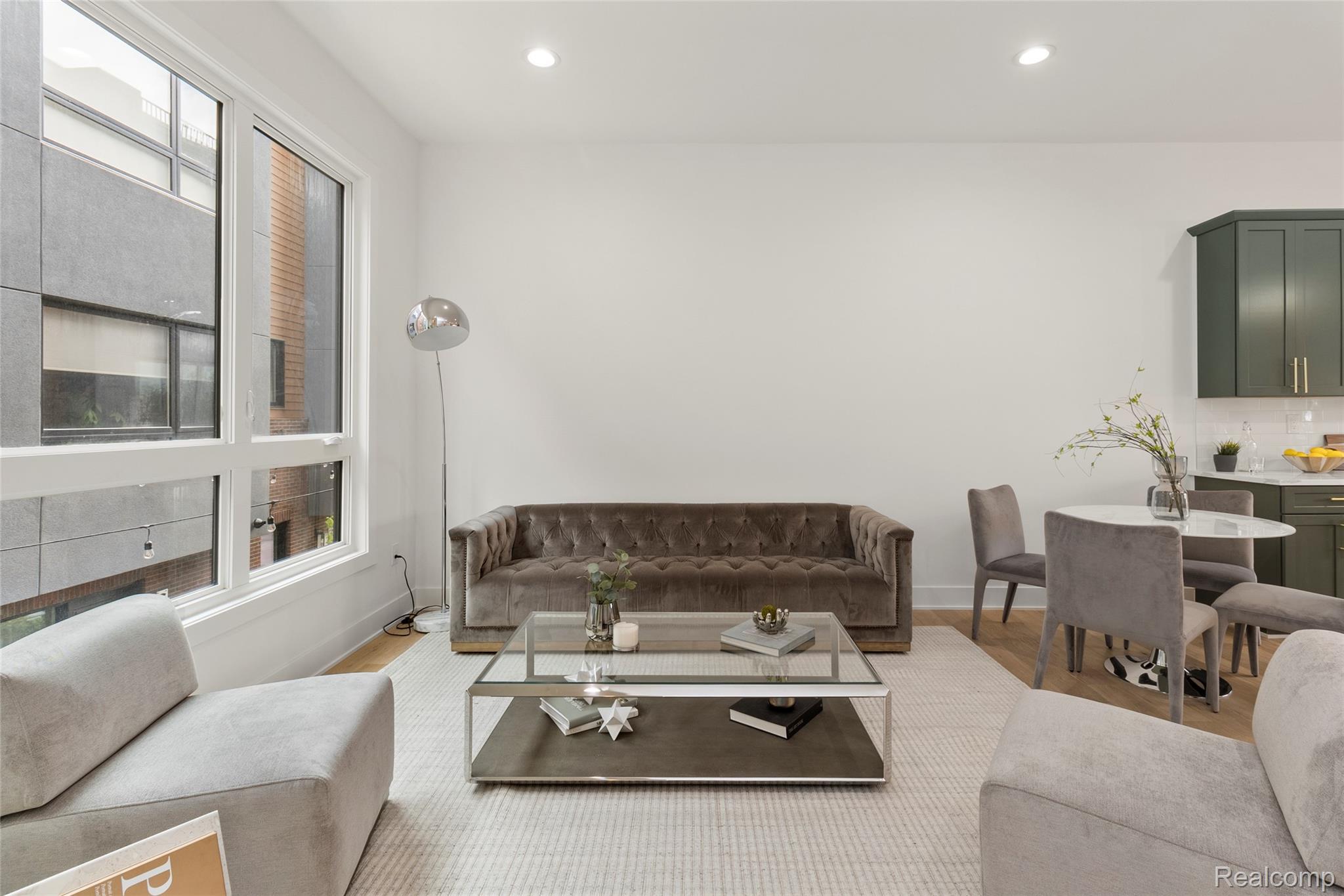 2037 11th Street Unit: 10