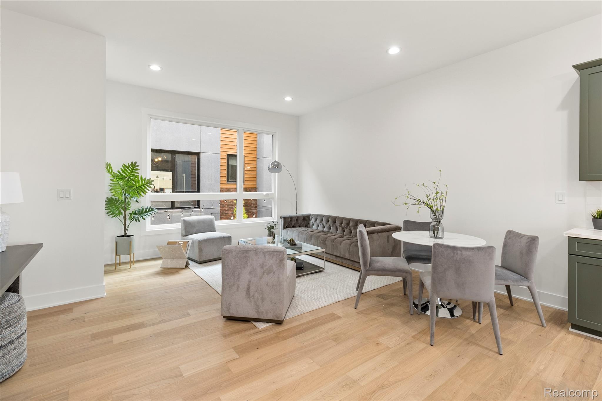 2037 11th Street Unit: 10