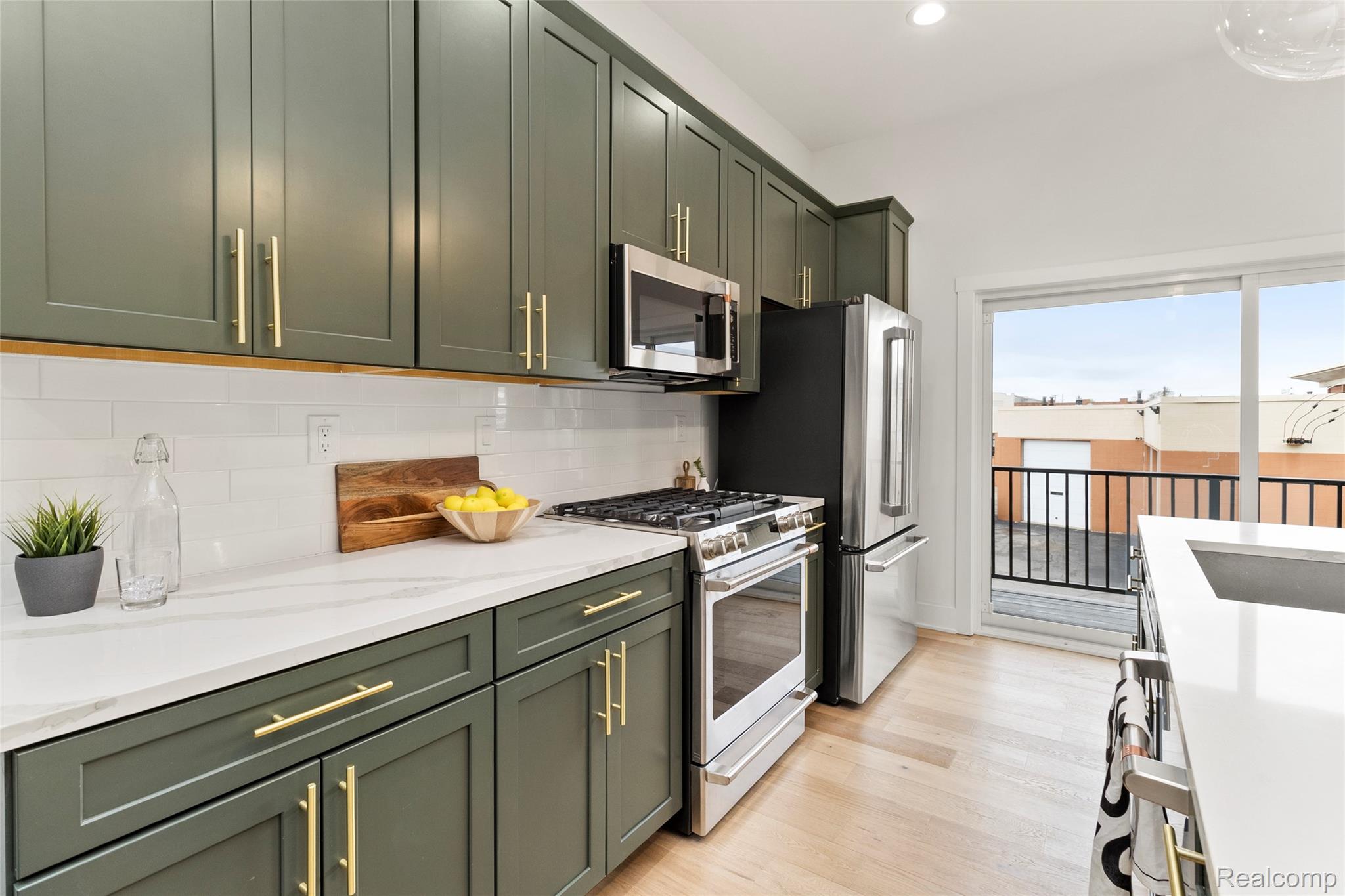 2037 11th Street Unit: 10