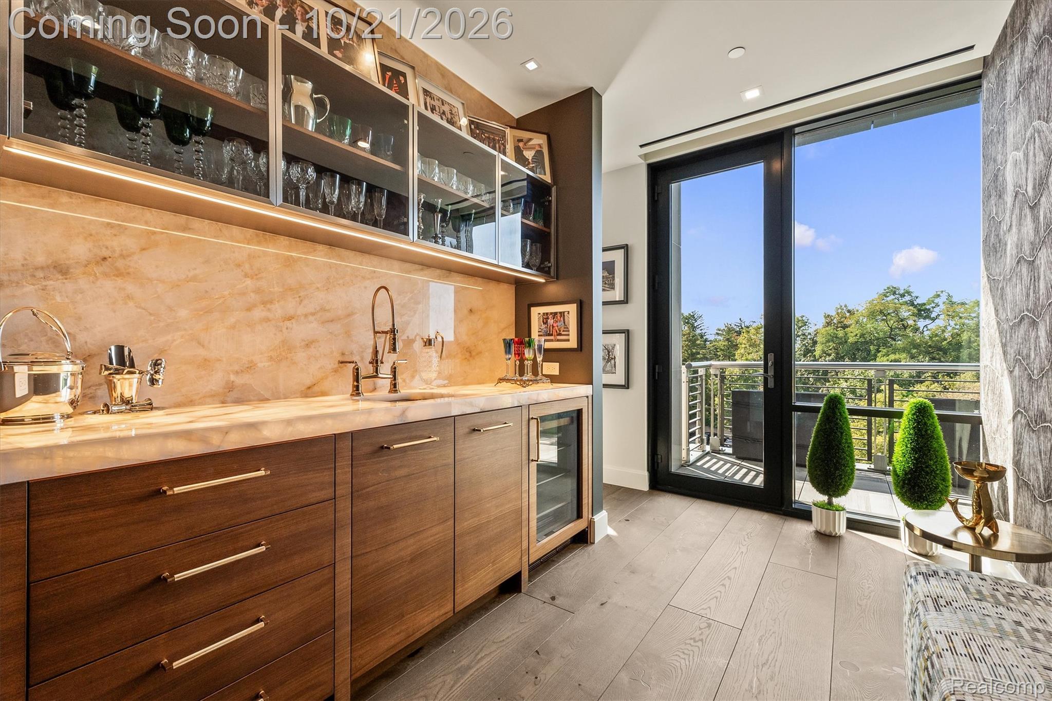 369 N Old Woodward Avenue Unit: 406