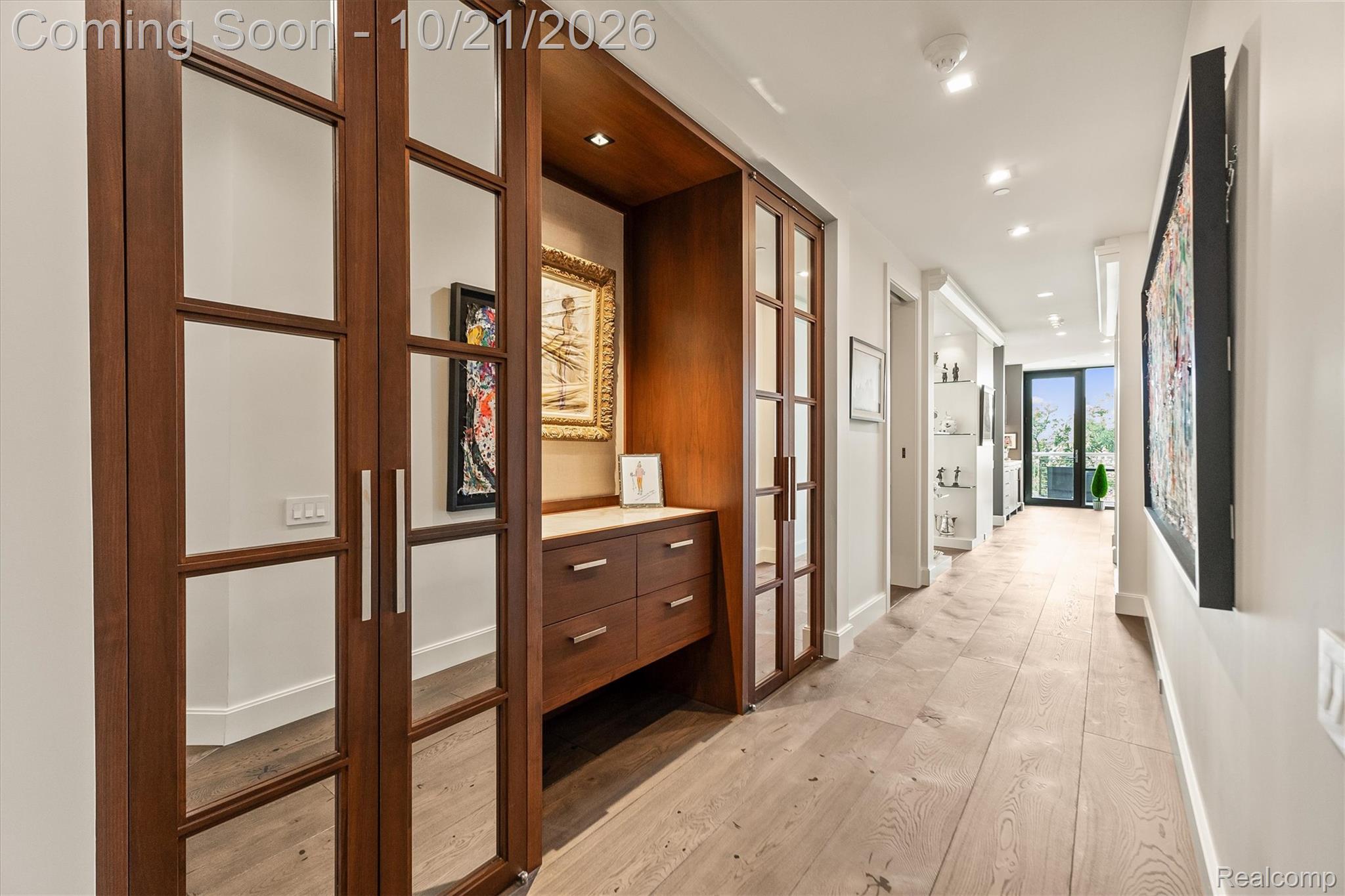 369 N Old Woodward Avenue Unit: 406
