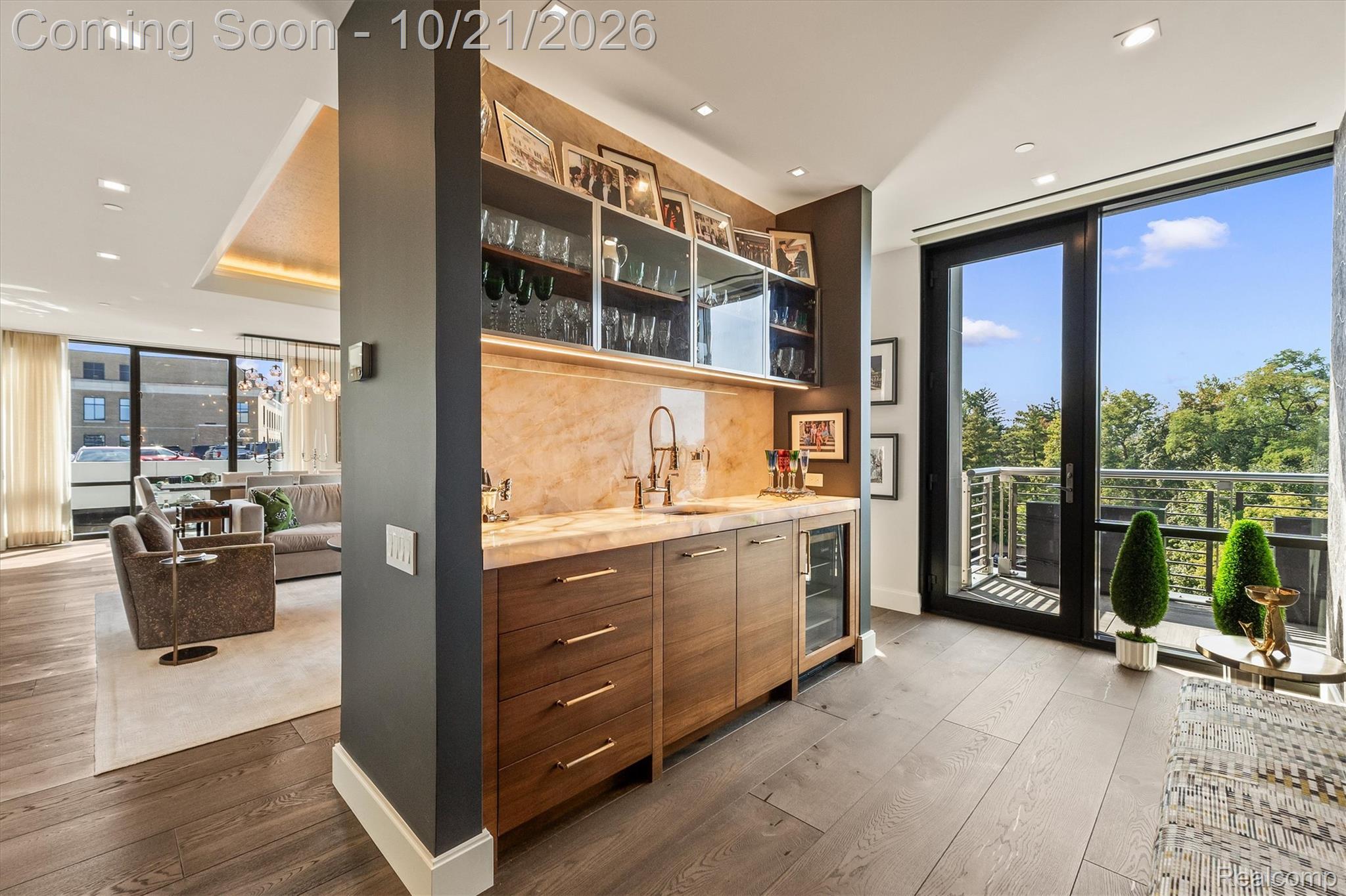 369 N Old Woodward Avenue Unit: 406
