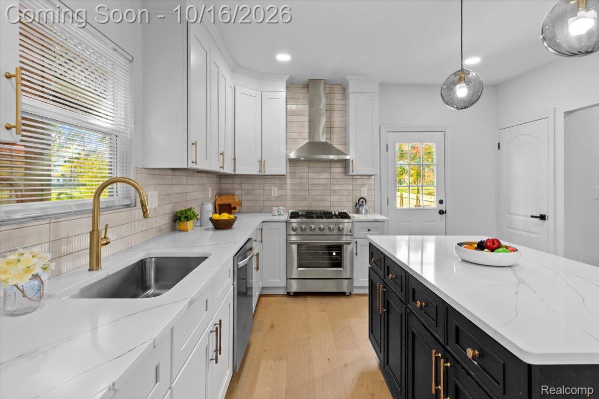 3061 Parker ST