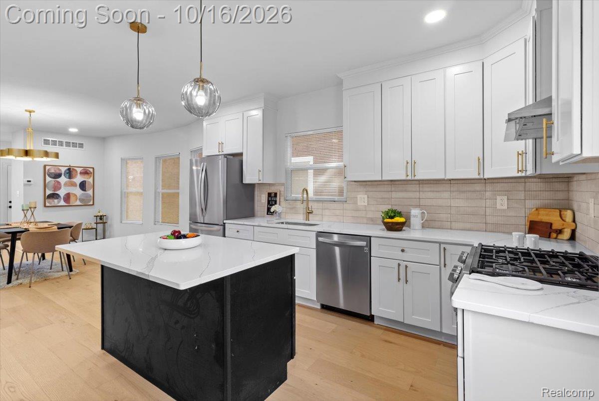 3061 Parker ST