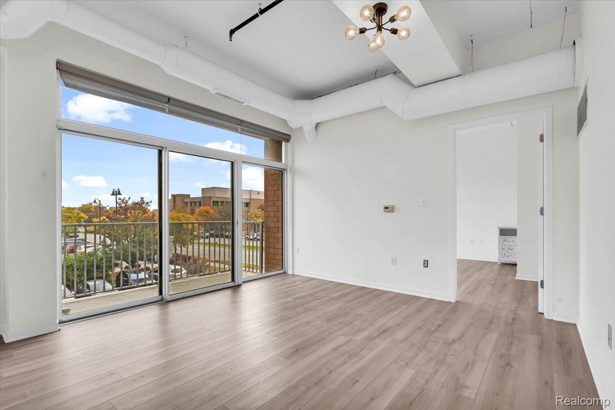 3670 Woodward AVE # 213