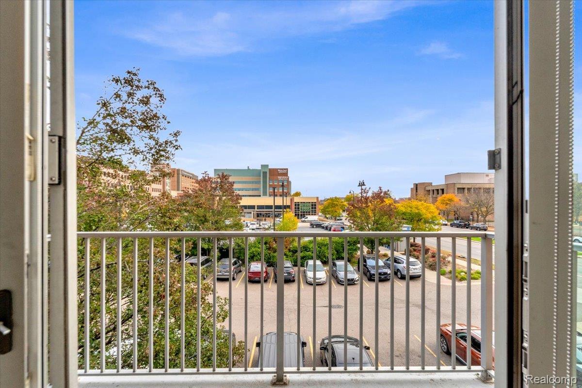 3670 Woodward AVE # 213