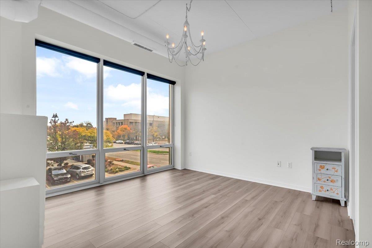 3670 Woodward AVE # 213