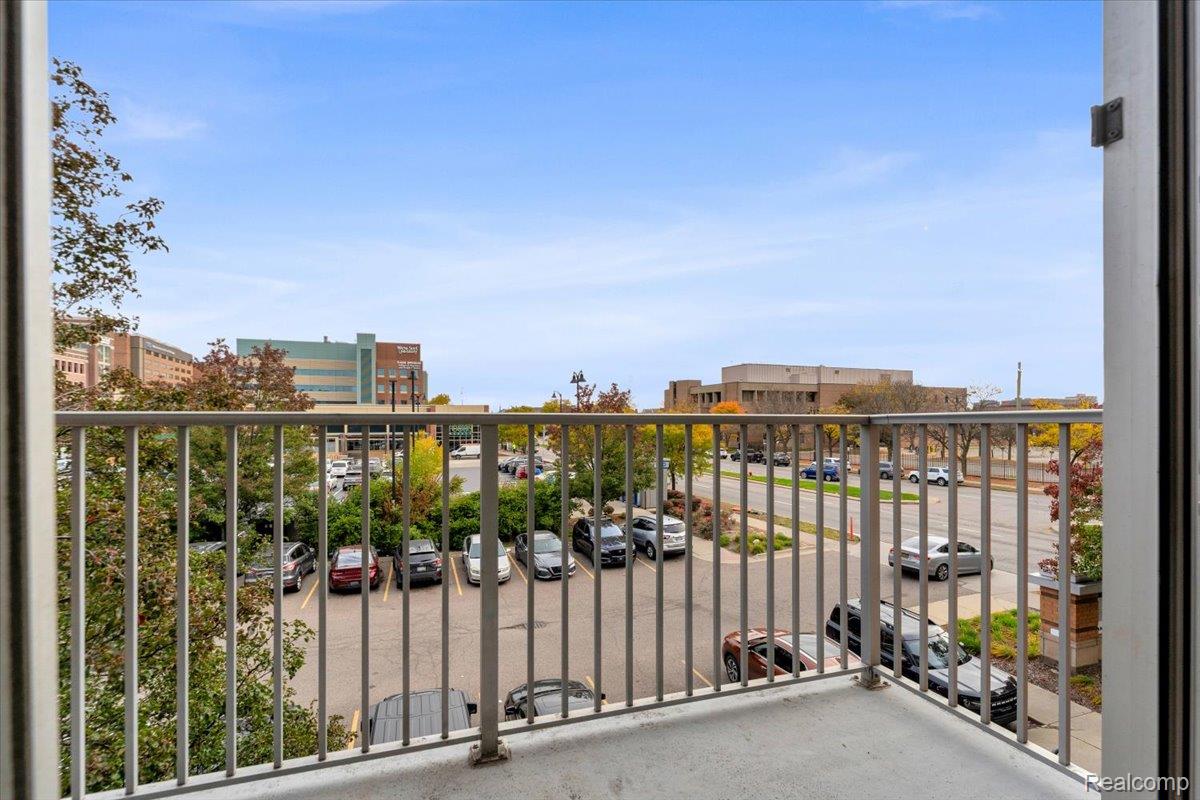 3670 Woodward AVE # 213