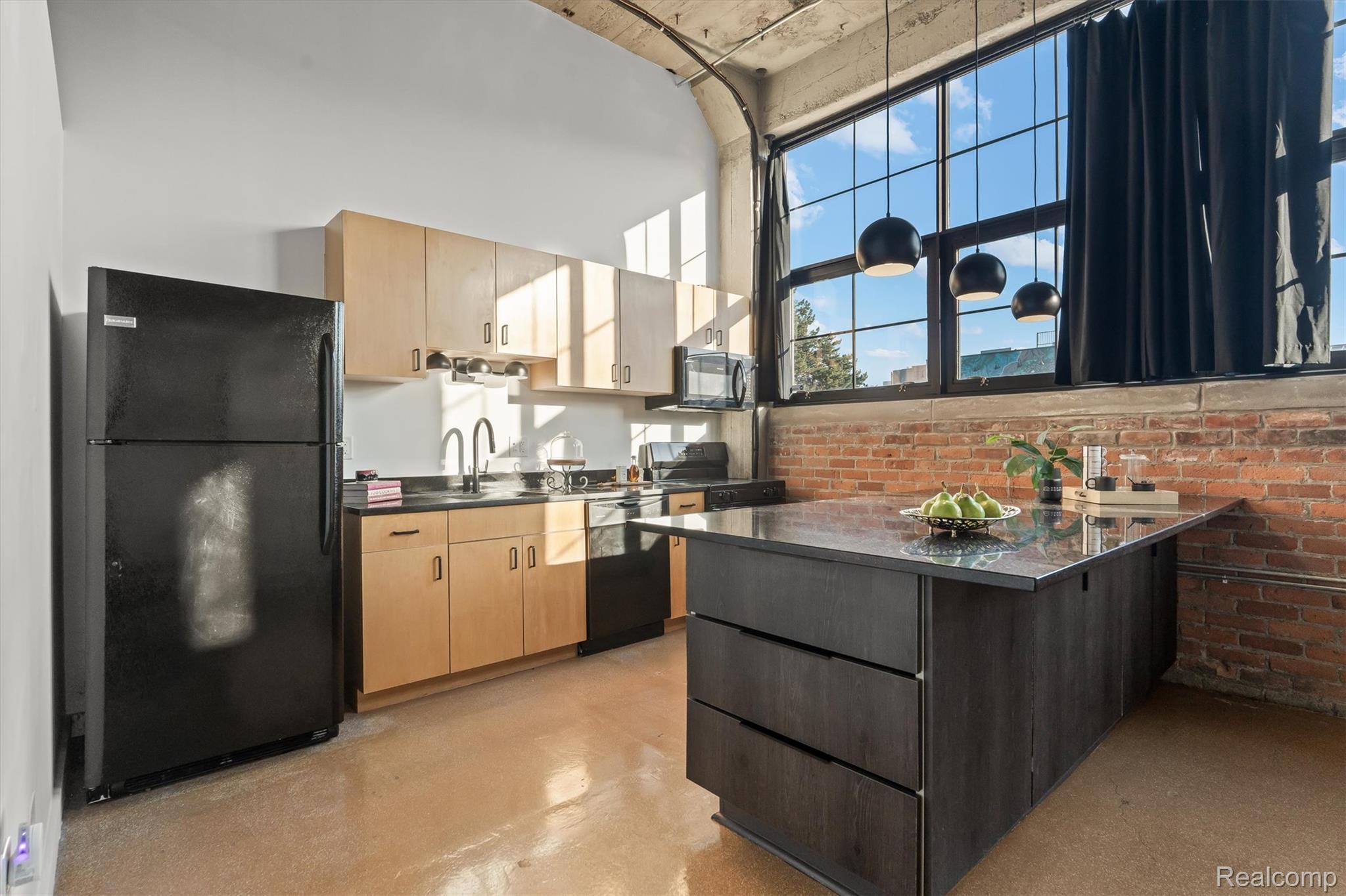 55 W Canfield ST # 104