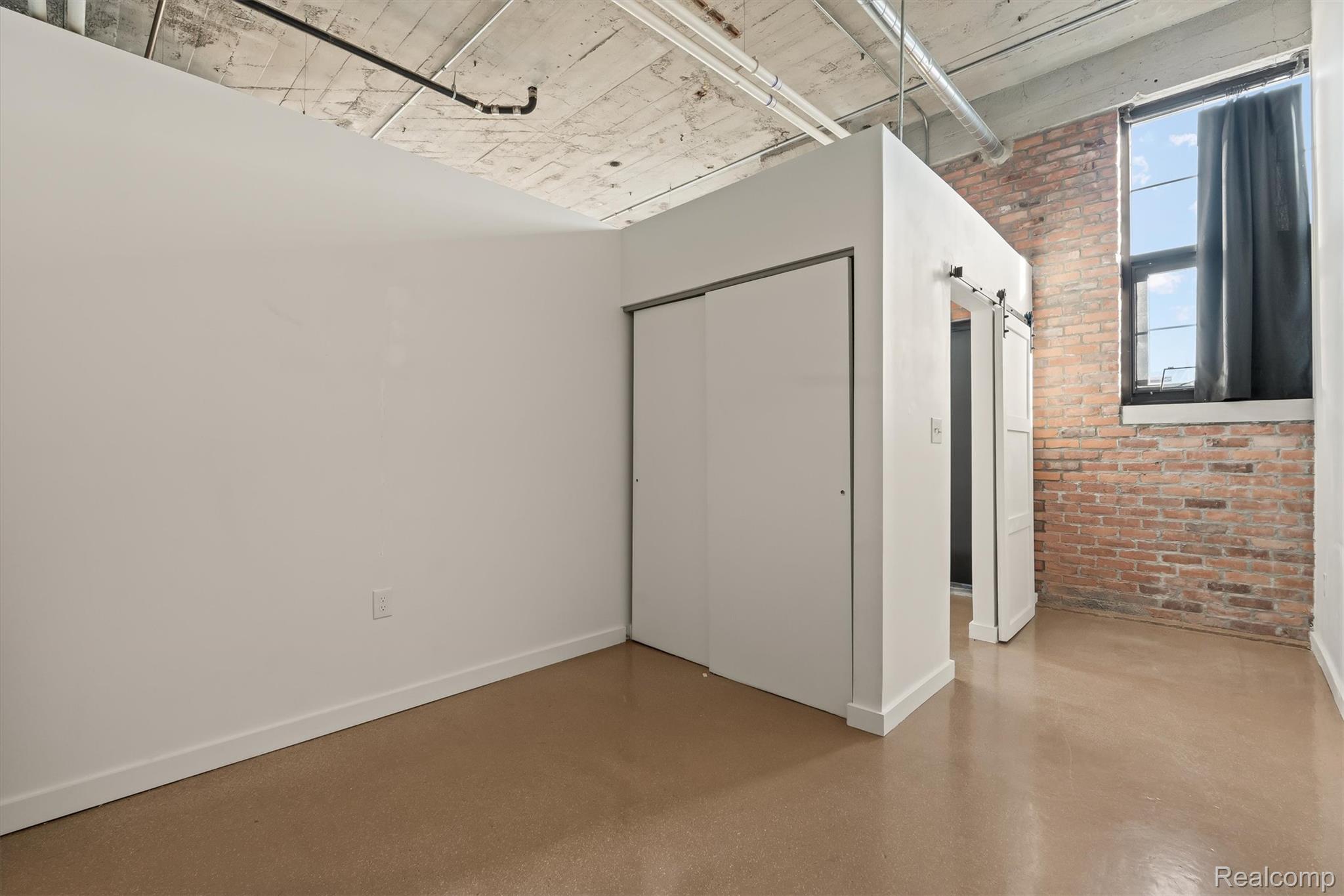 55 W Canfield ST # 104