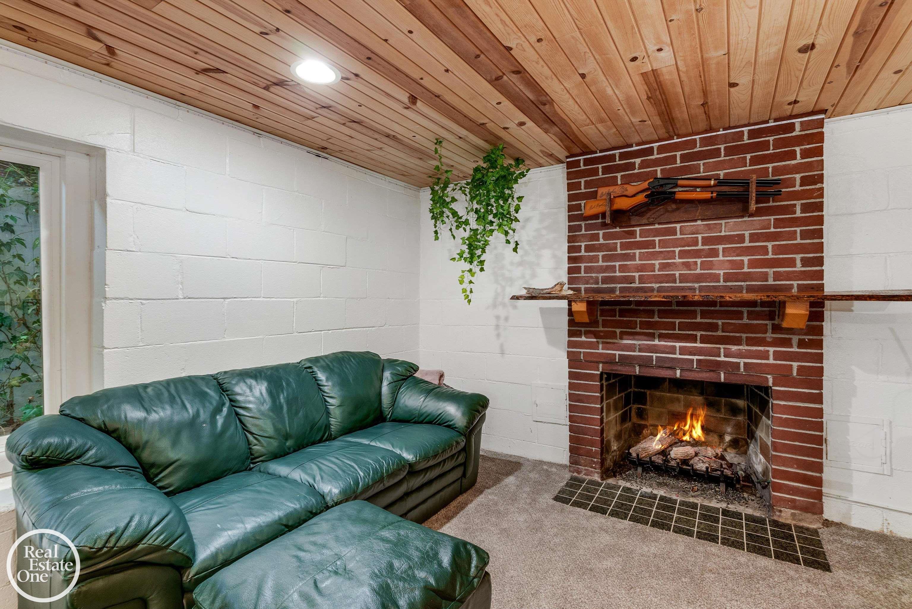 1088 TORREY ROAD