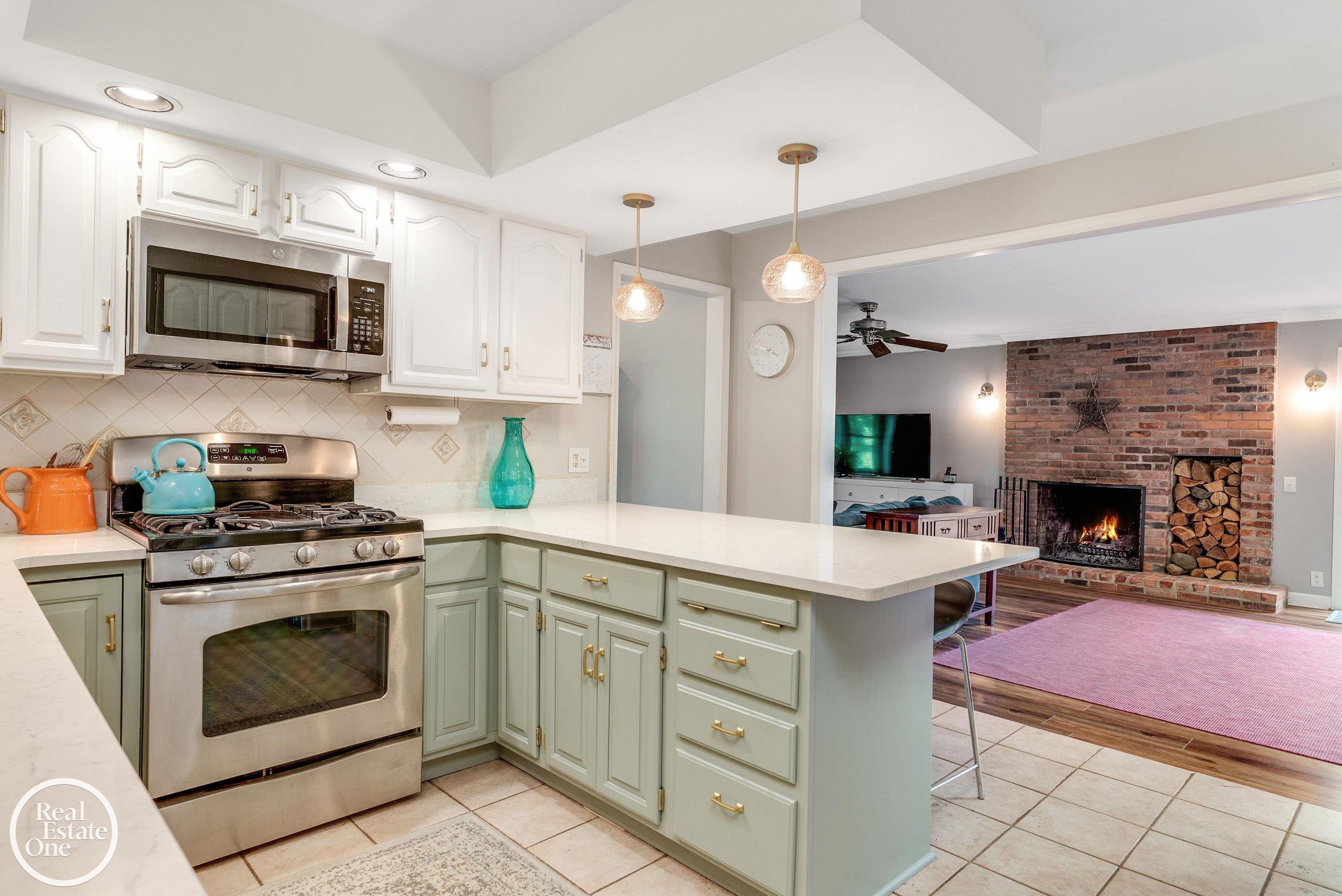 1088 TORREY ROAD