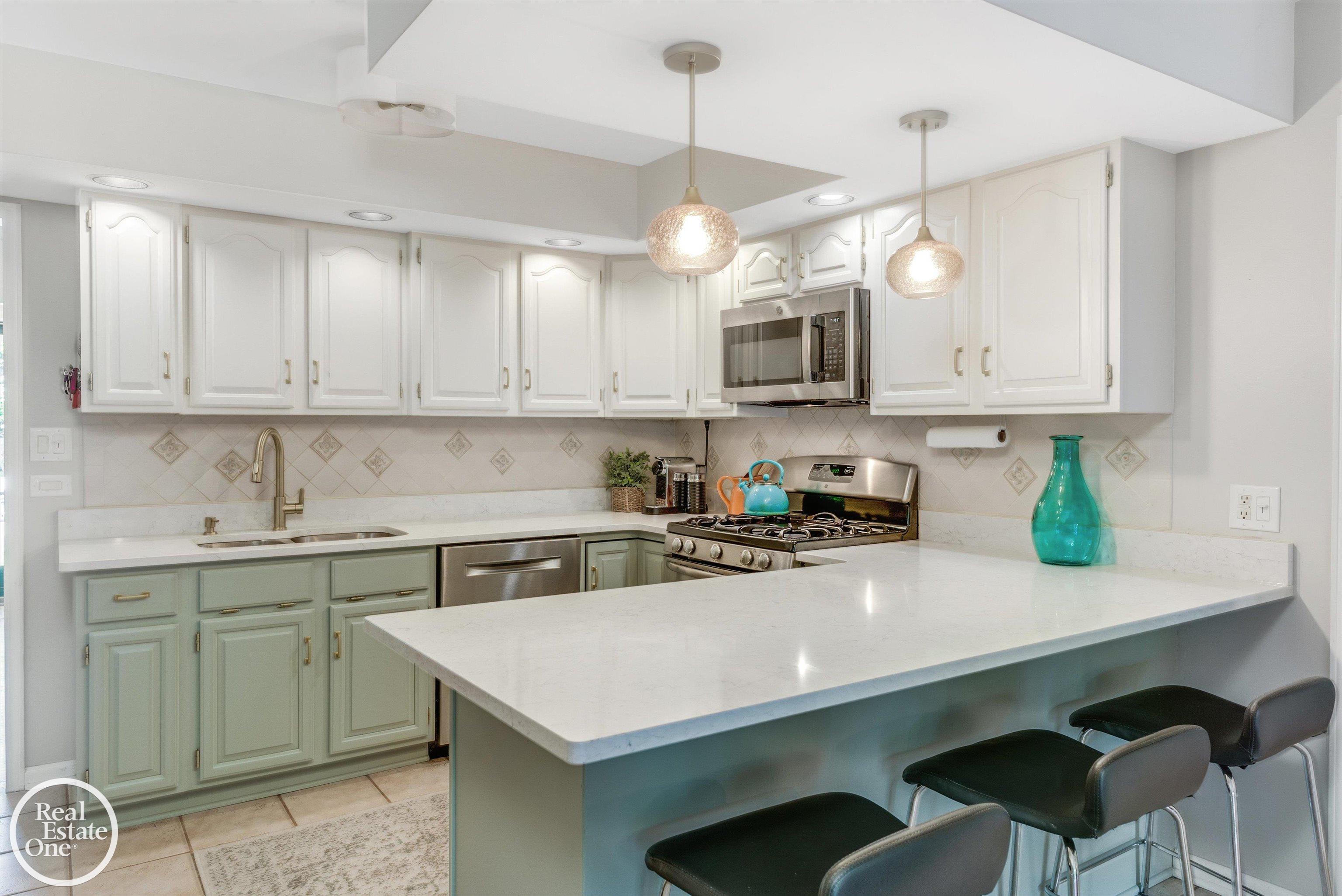 1088 TORREY ROAD