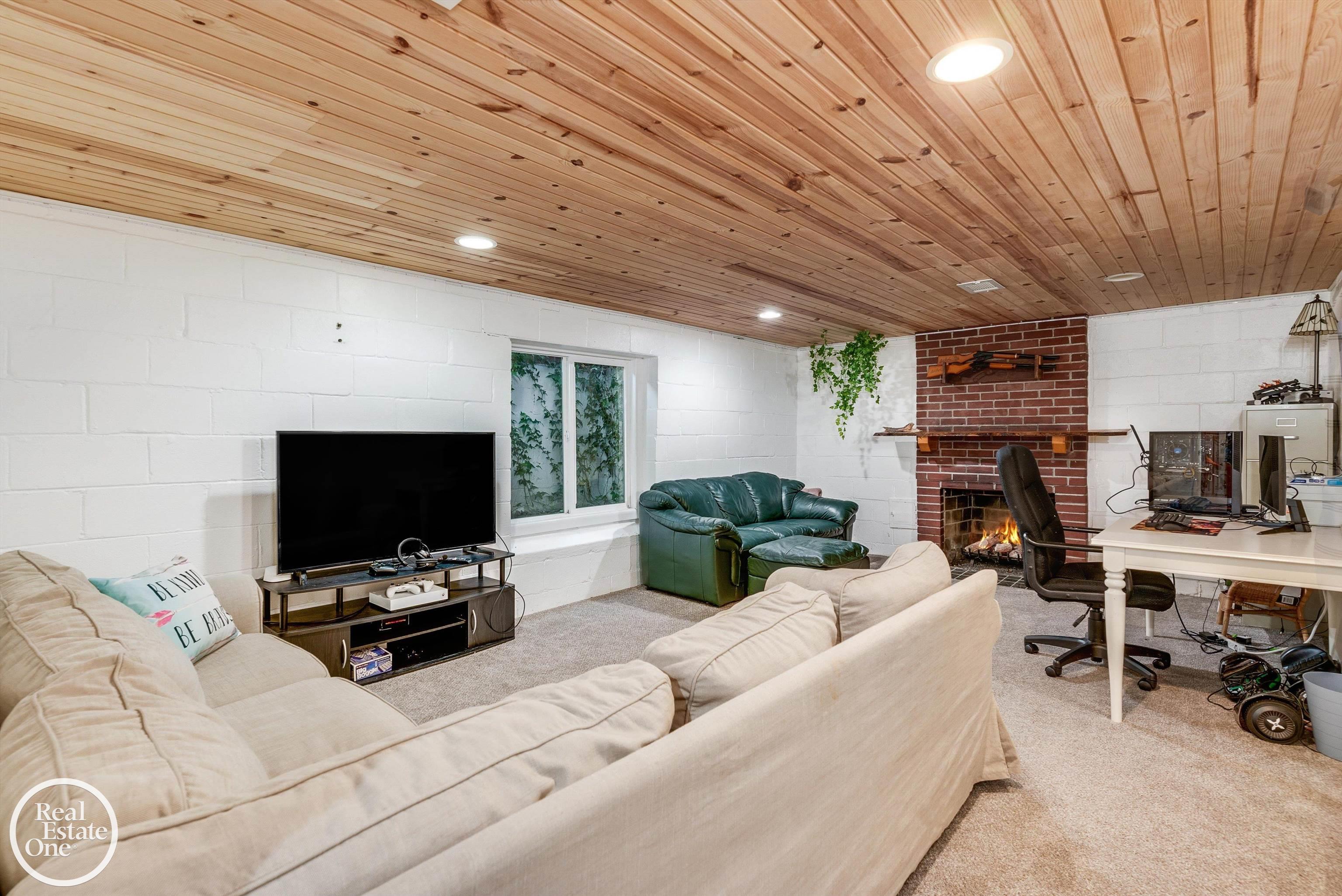 1088 TORREY ROAD
