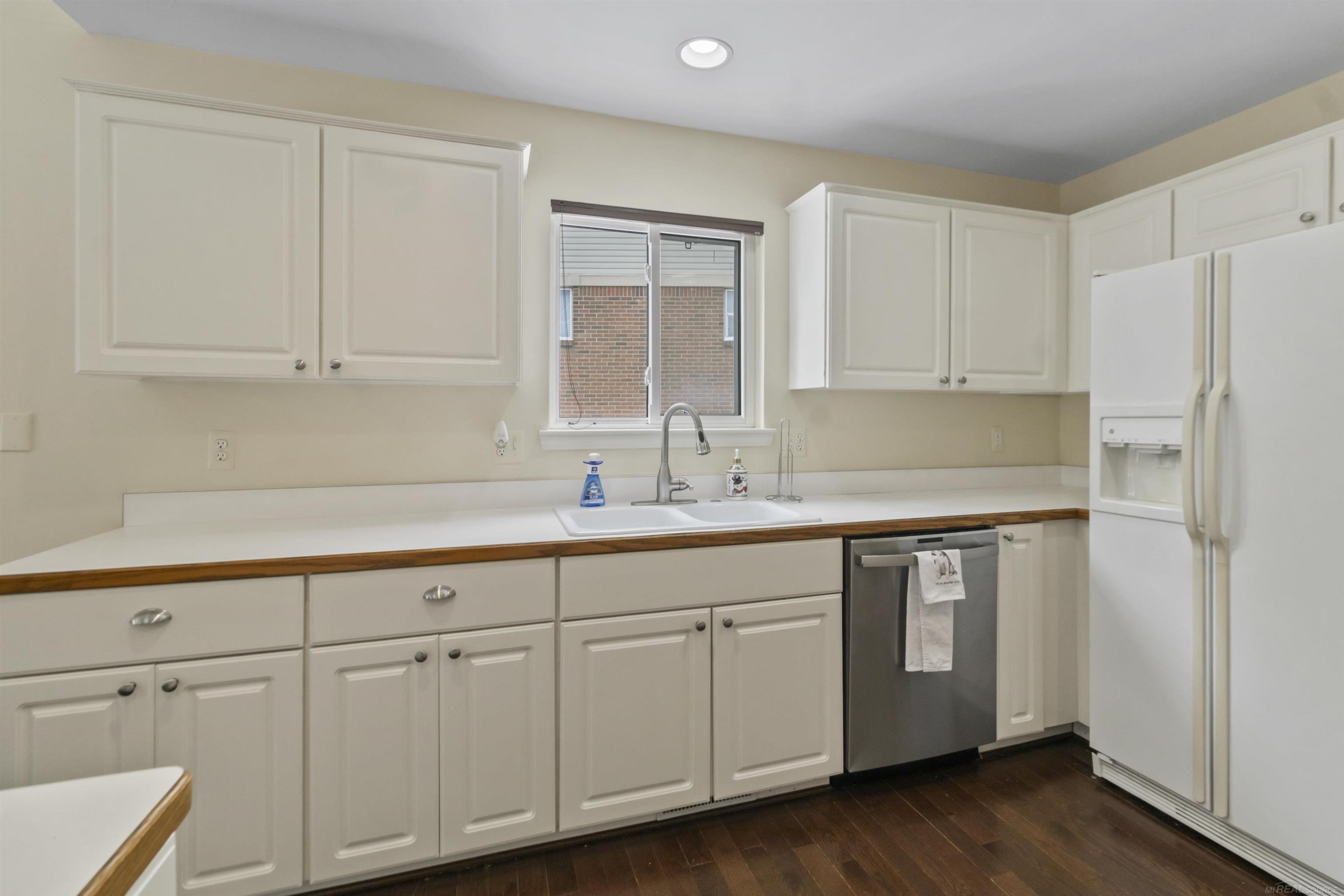 1230 Churchill Circle