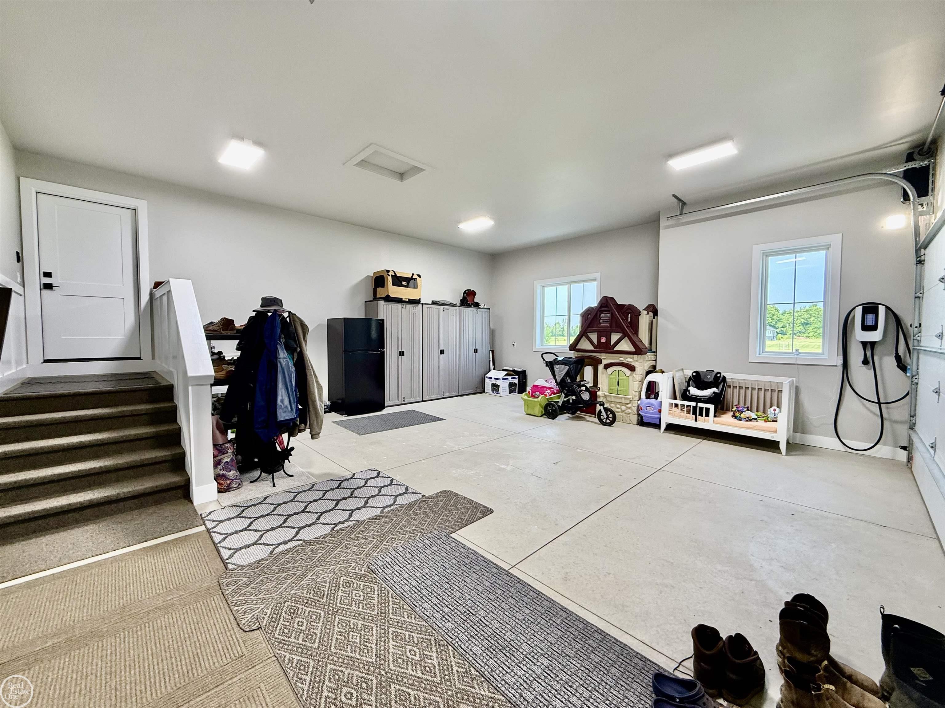 1538 Ashley LN