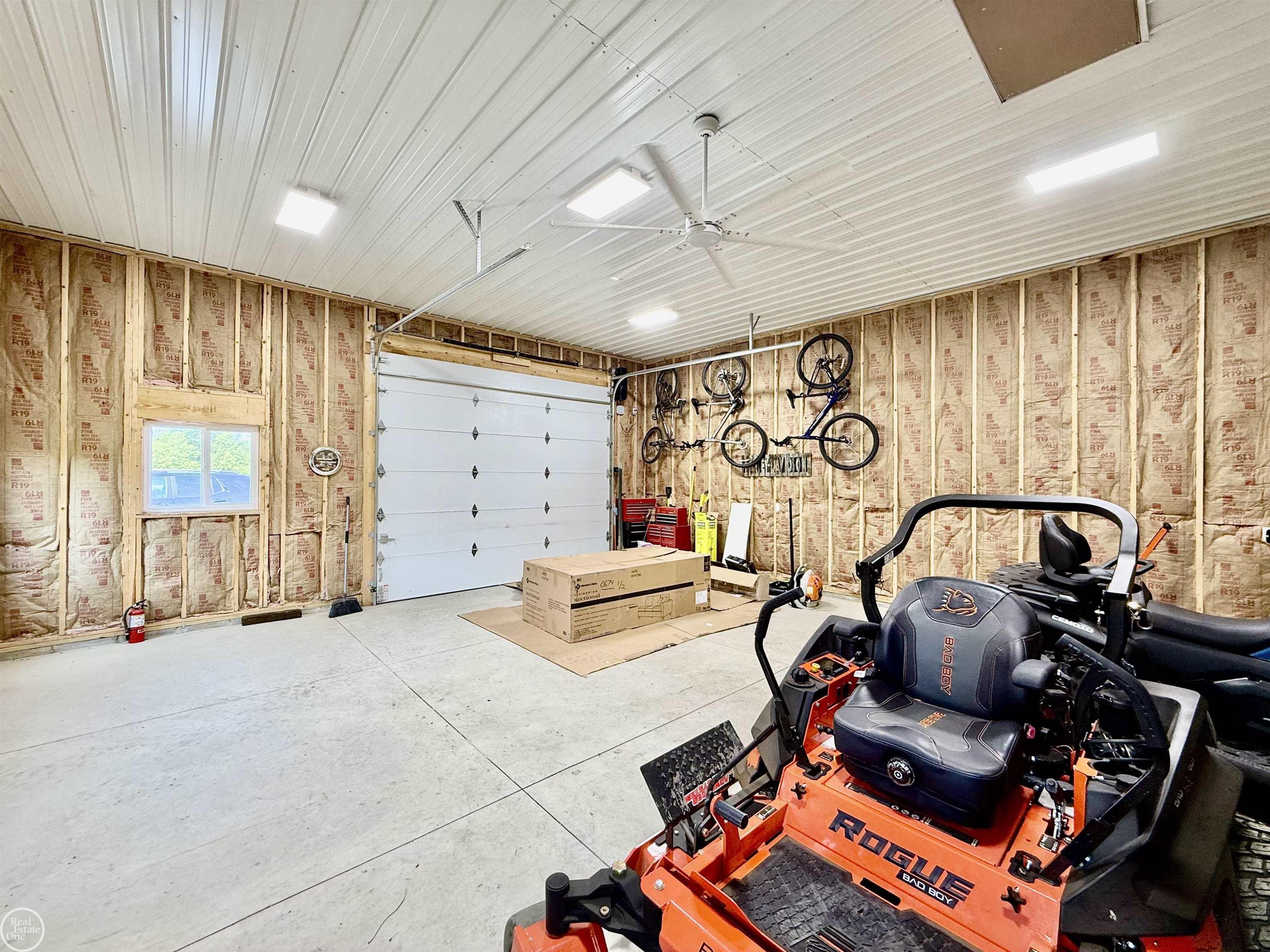 1538 Ashley LN