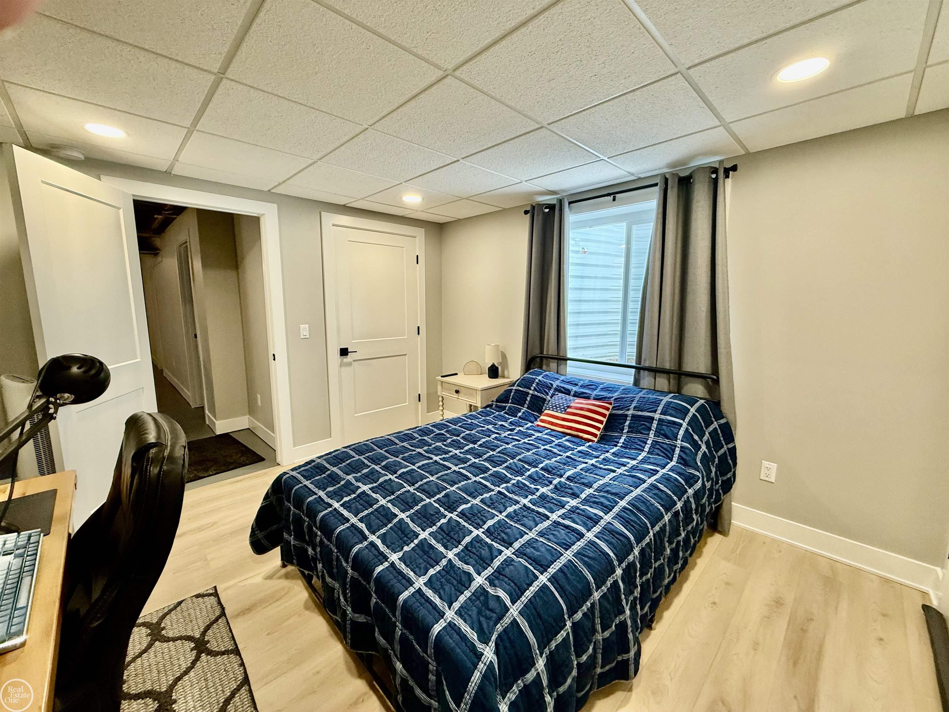 1538 Ashley LN