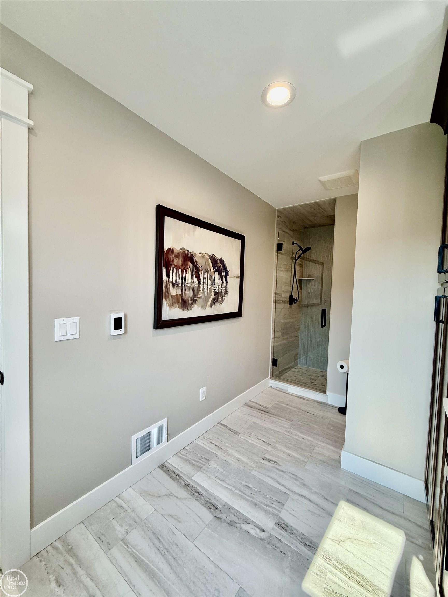 1538 Ashley LN