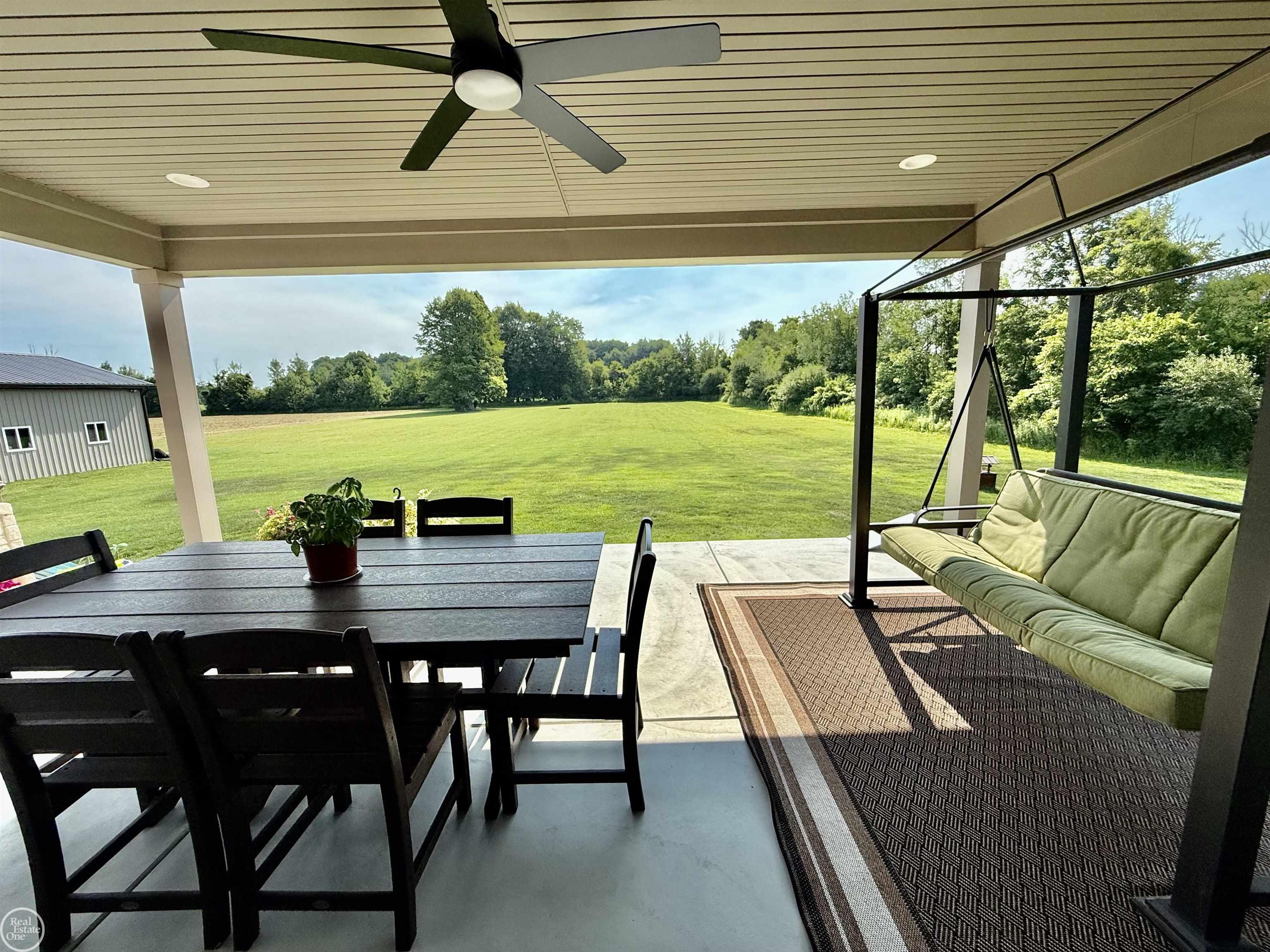 1538 Ashley LN