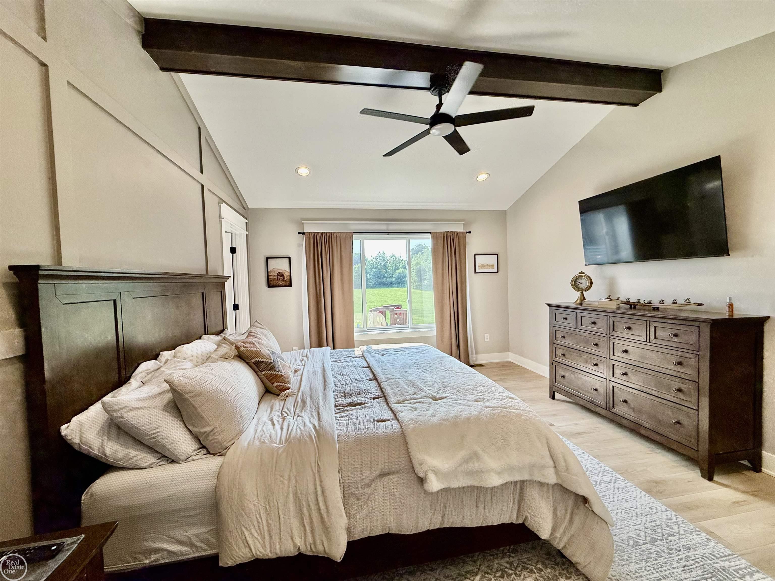 1538 Ashley LN