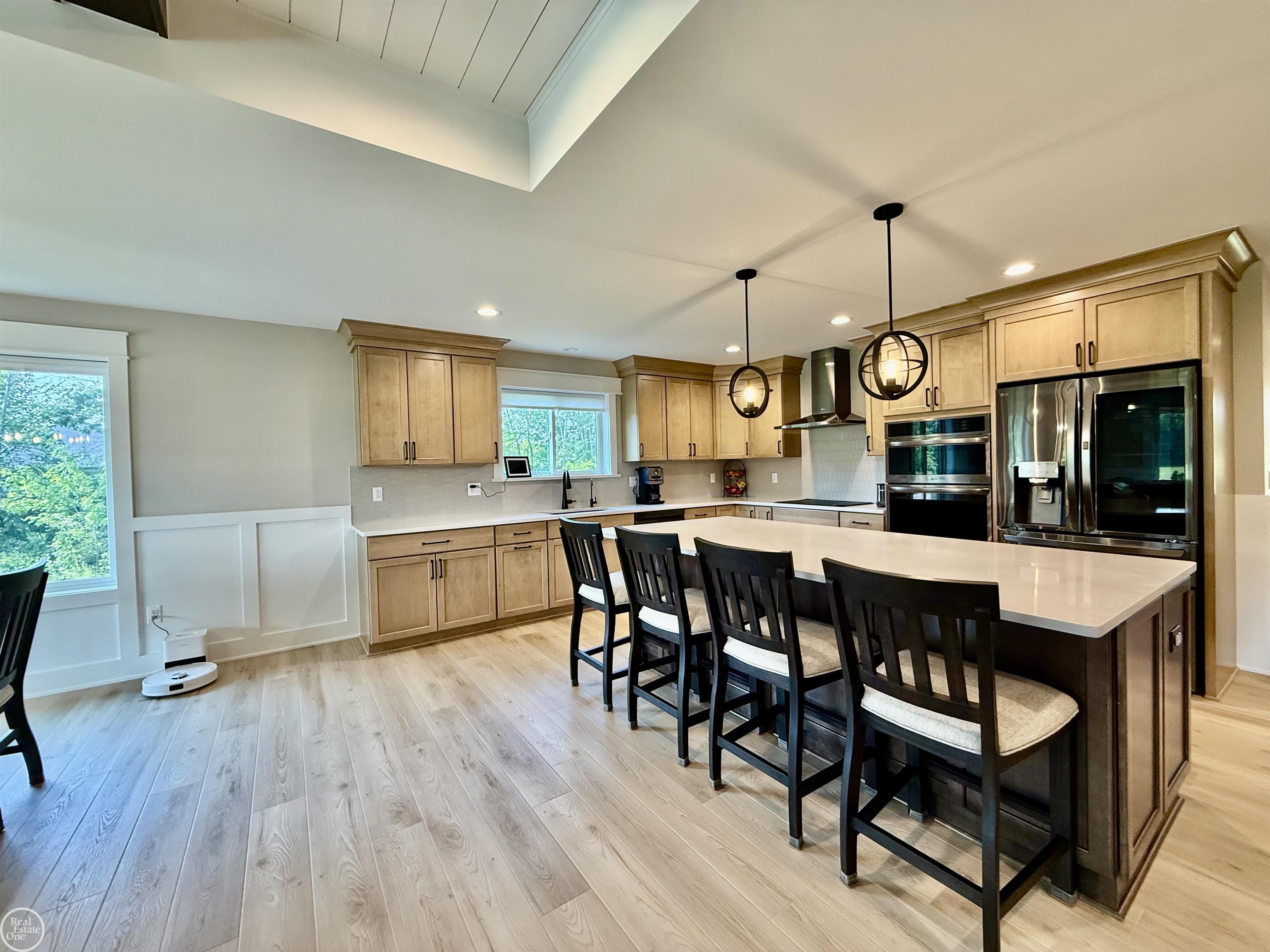 1538 Ashley LN