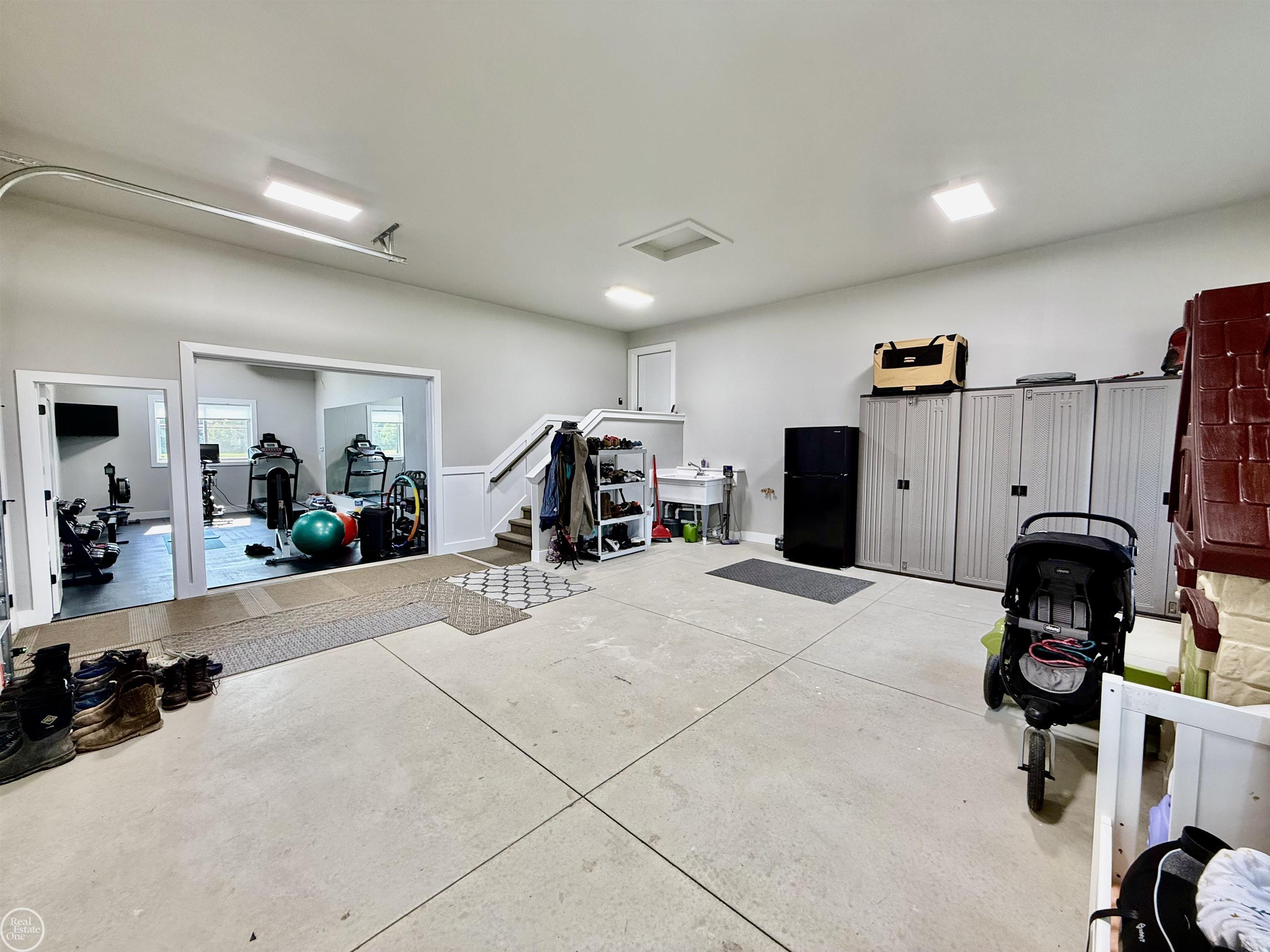 1538 Ashley LN