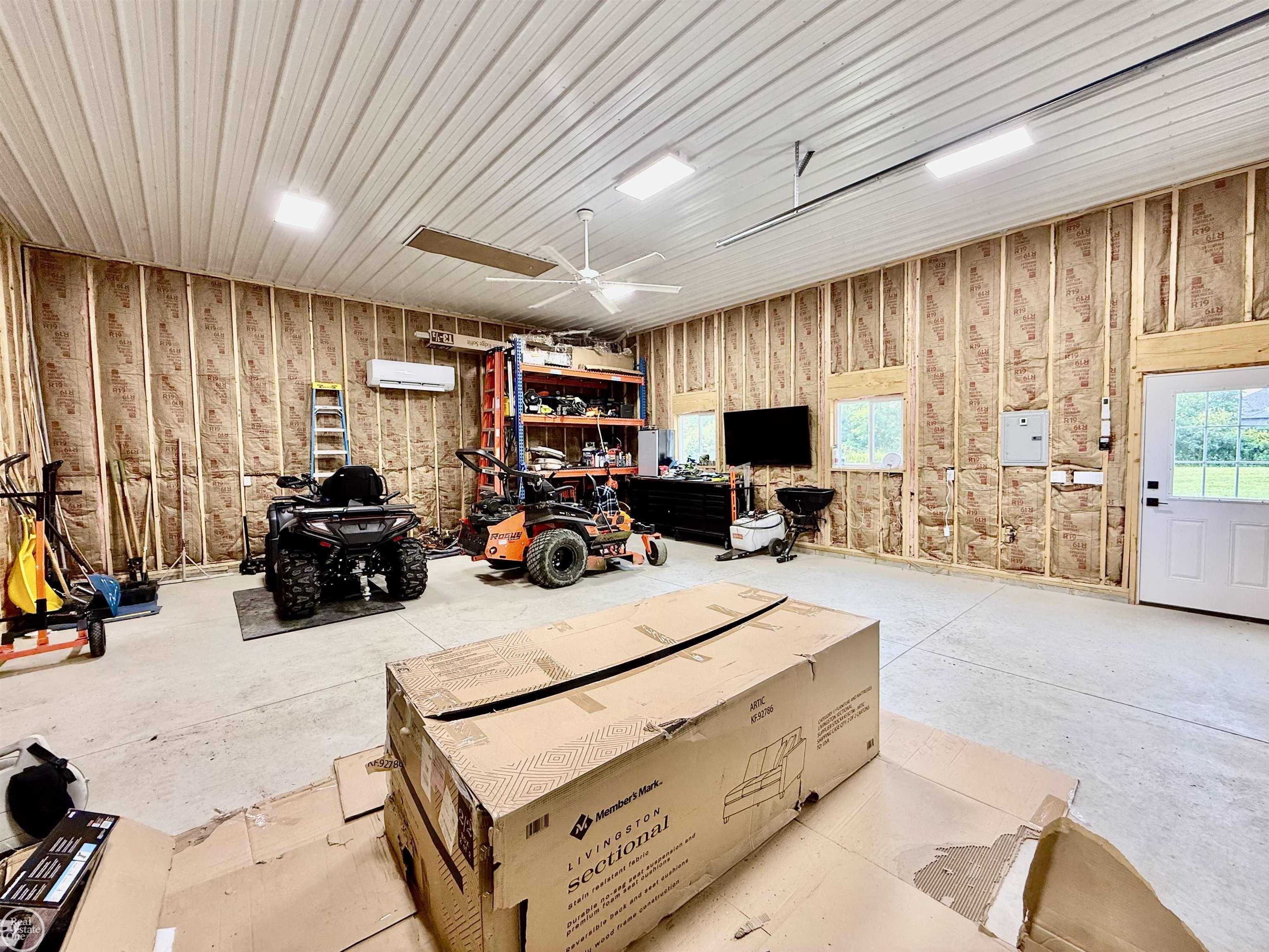 1538 Ashley LN