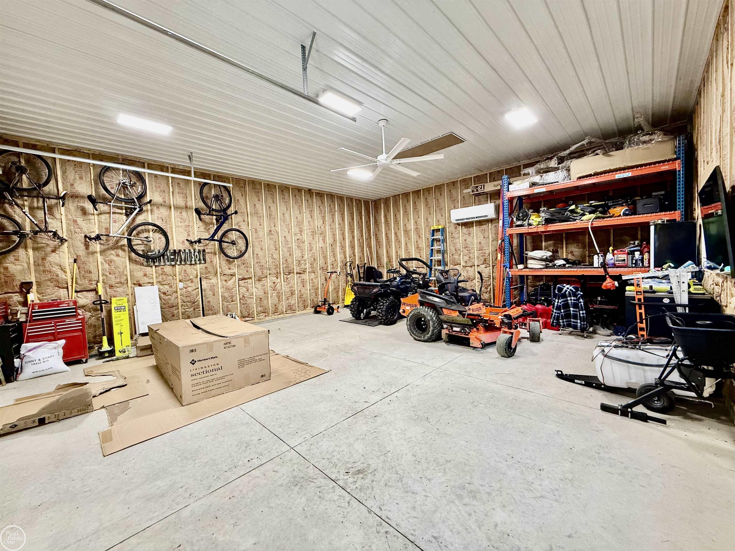 1538 Ashley LN