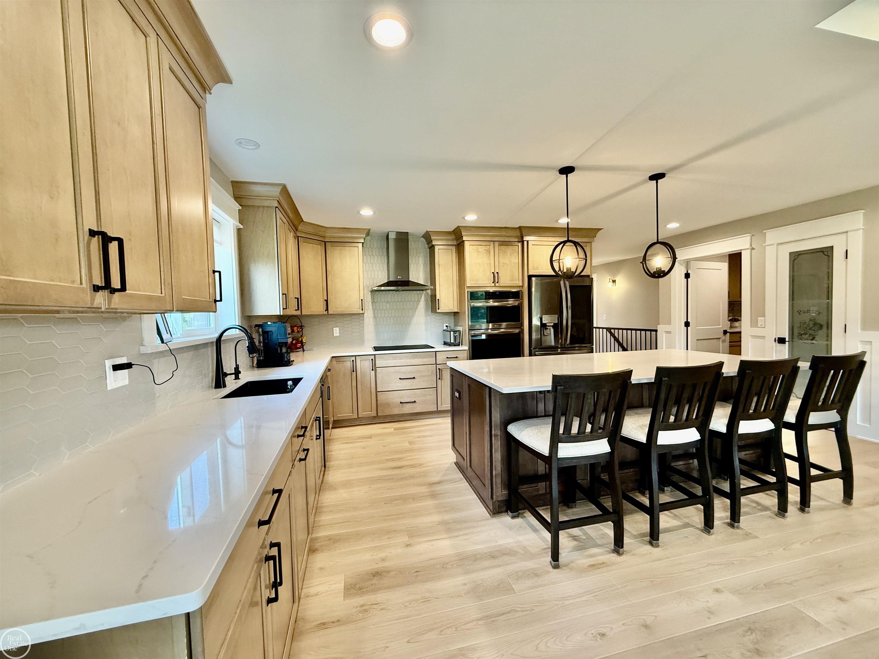 1538 Ashley LN