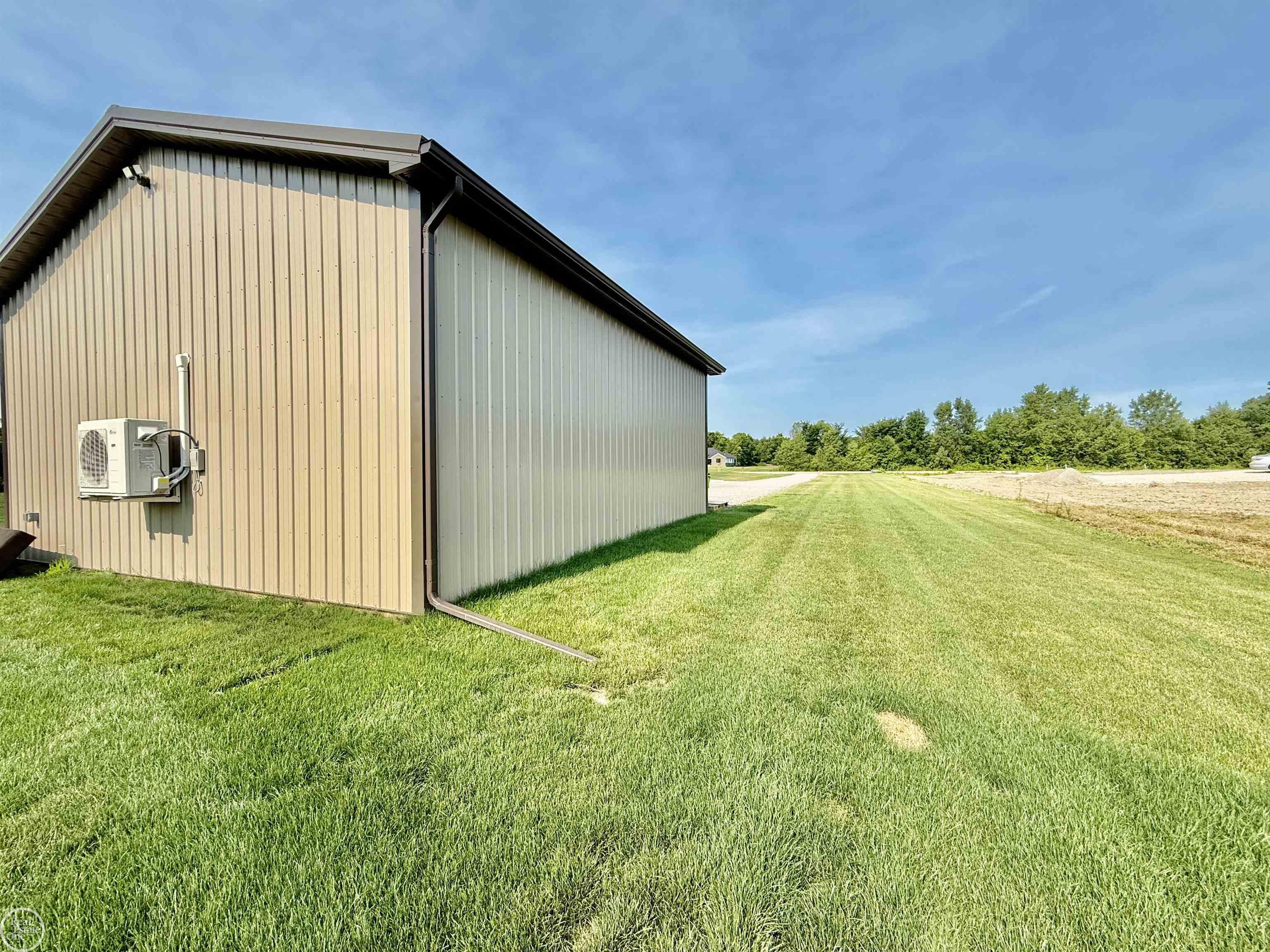 1538 Ashley LN