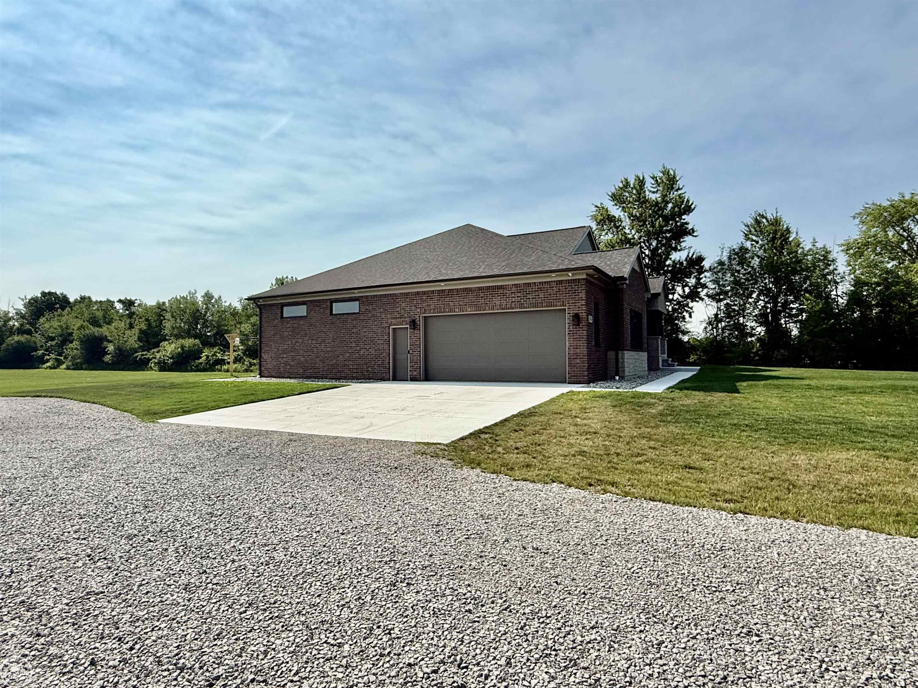 1538 Ashley LN