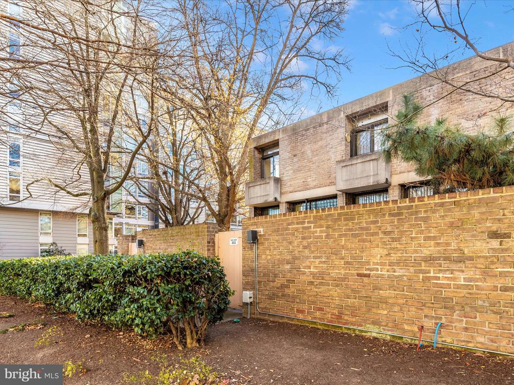200 M STREET SW Unit: 36