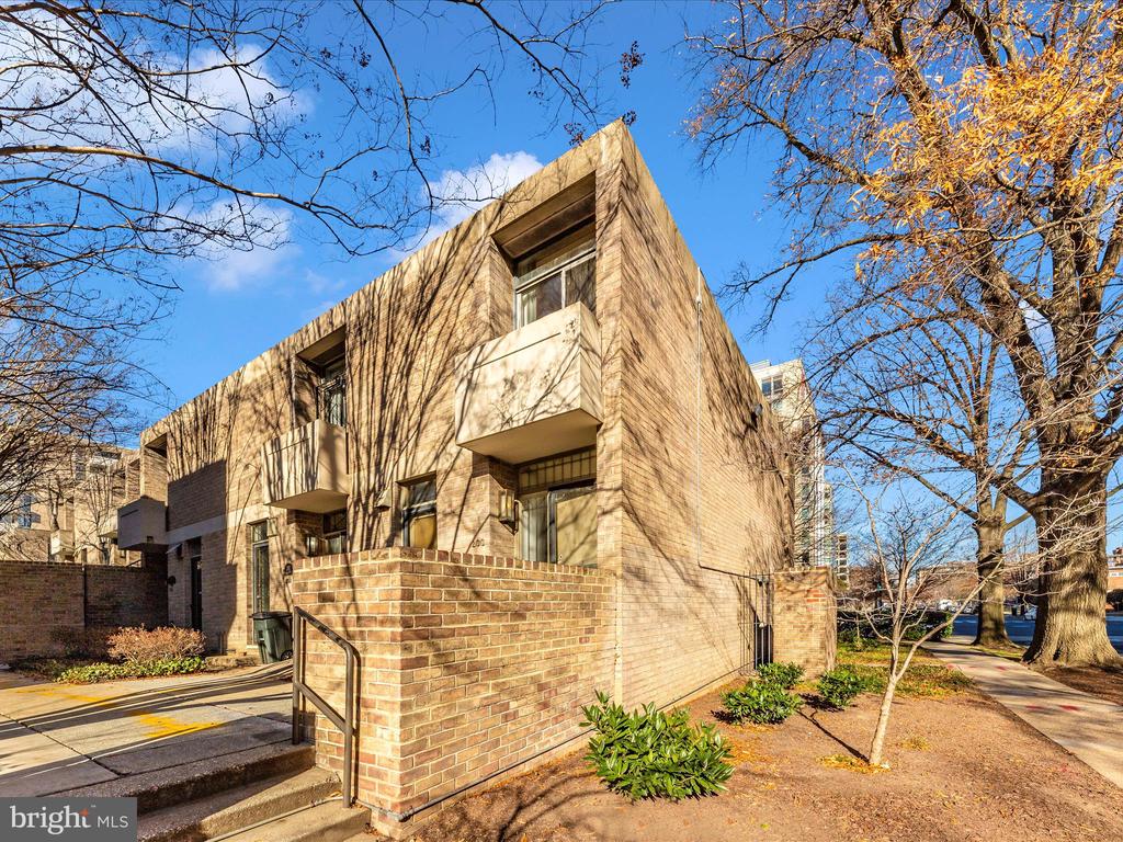 200 M STREET SW Unit: 36