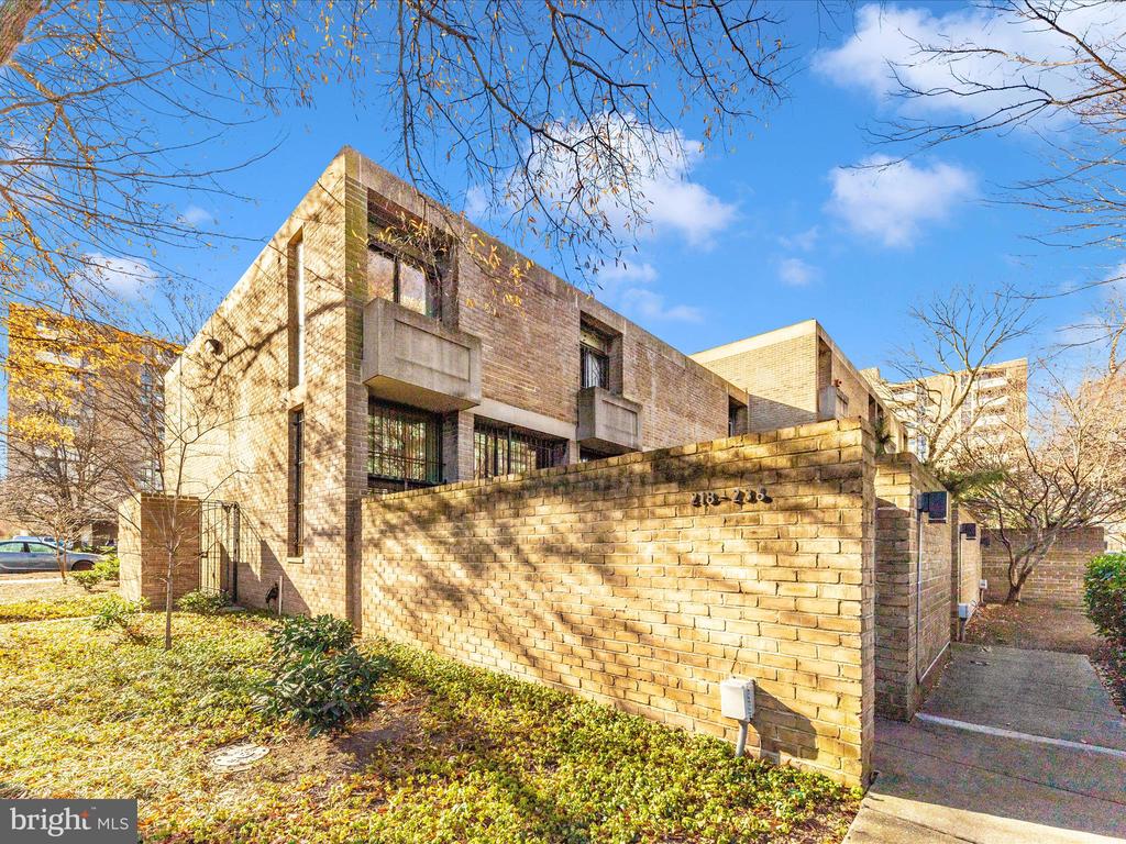 200 M STREET SW Unit: 36