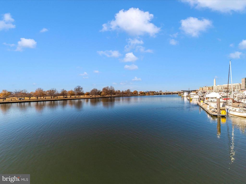200 M STREET SW Unit: 36
