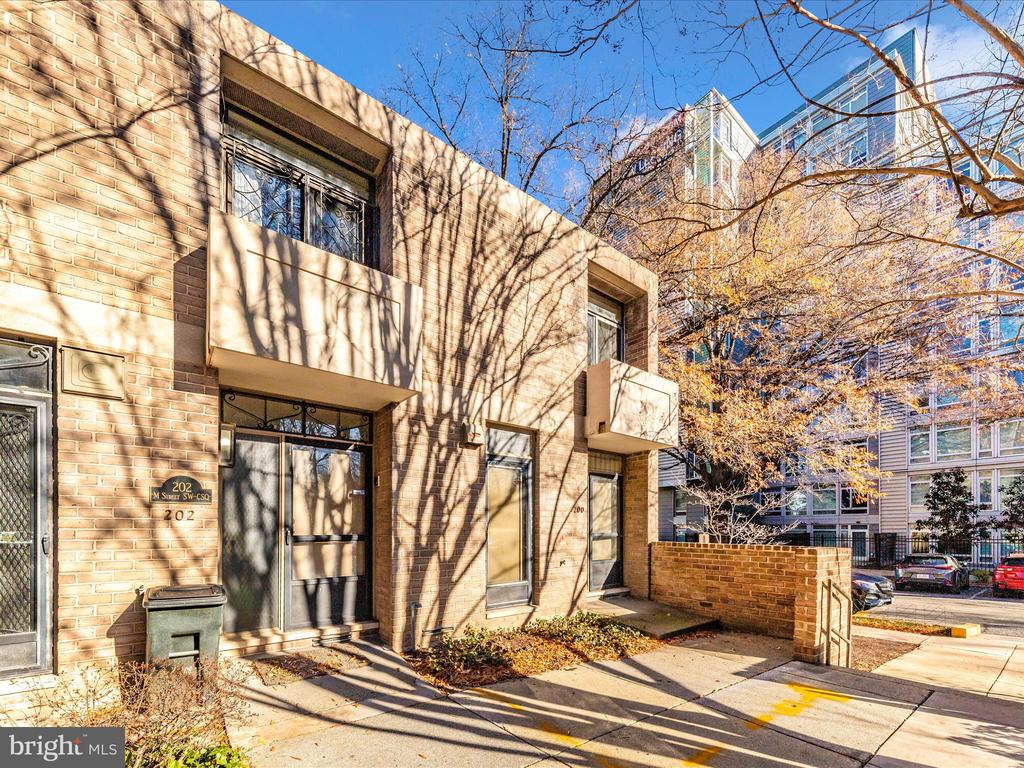 200 M STREET SW Unit: 36