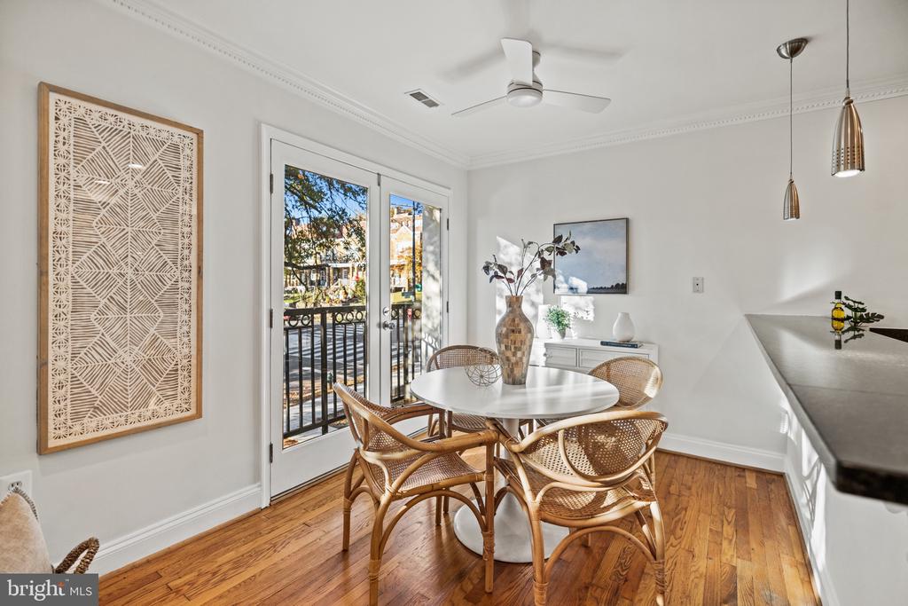 206 BRYANT STREET NE Unit: 3