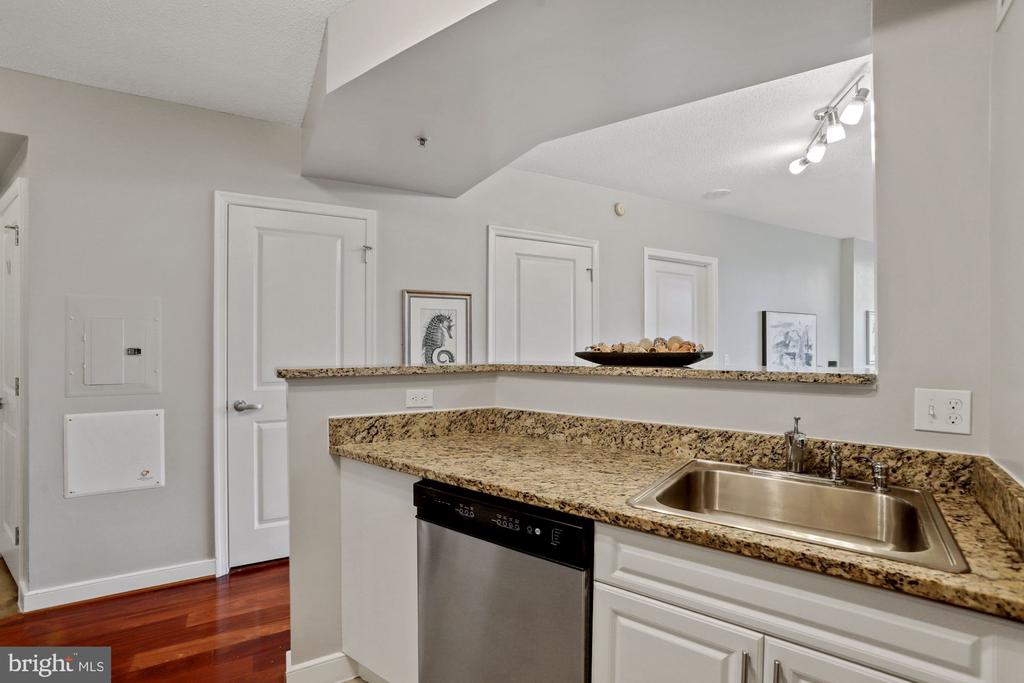 555 MASSACHUSETTS AVENUE NW Unit: 603