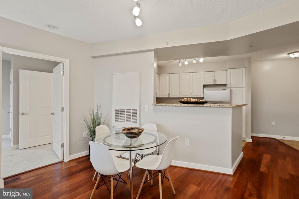 555 MASSACHUSETTS AVENUE NW Unit: 603