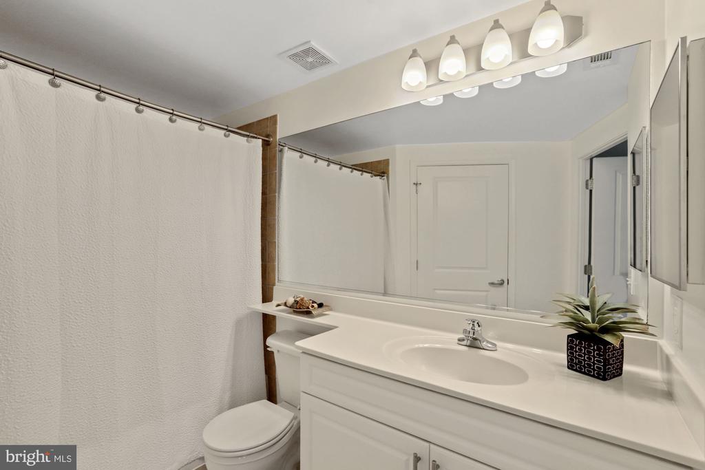555 MASSACHUSETTS AVENUE NW Unit: 603