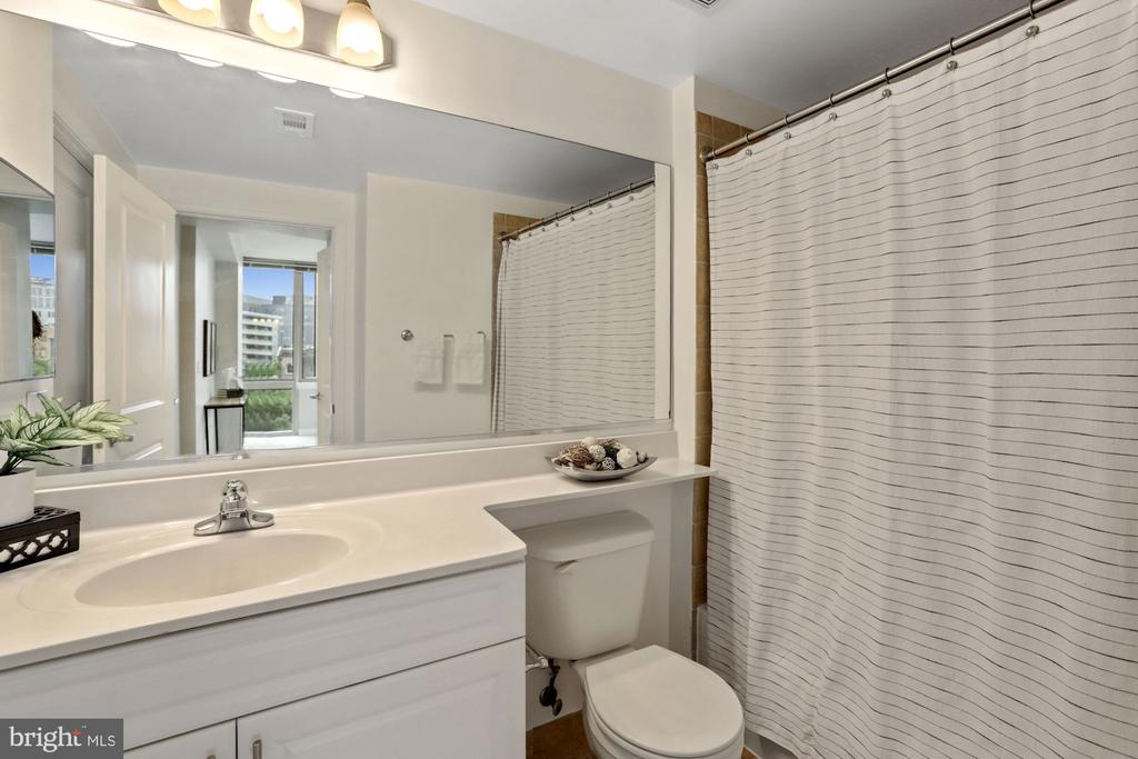 555 MASSACHUSETTS AVENUE NW Unit: 603