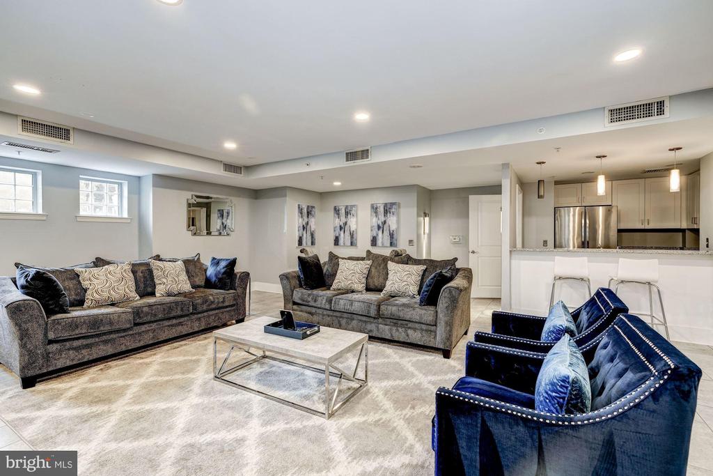 555 MASSACHUSETTS AVENUE NW Unit: 603
