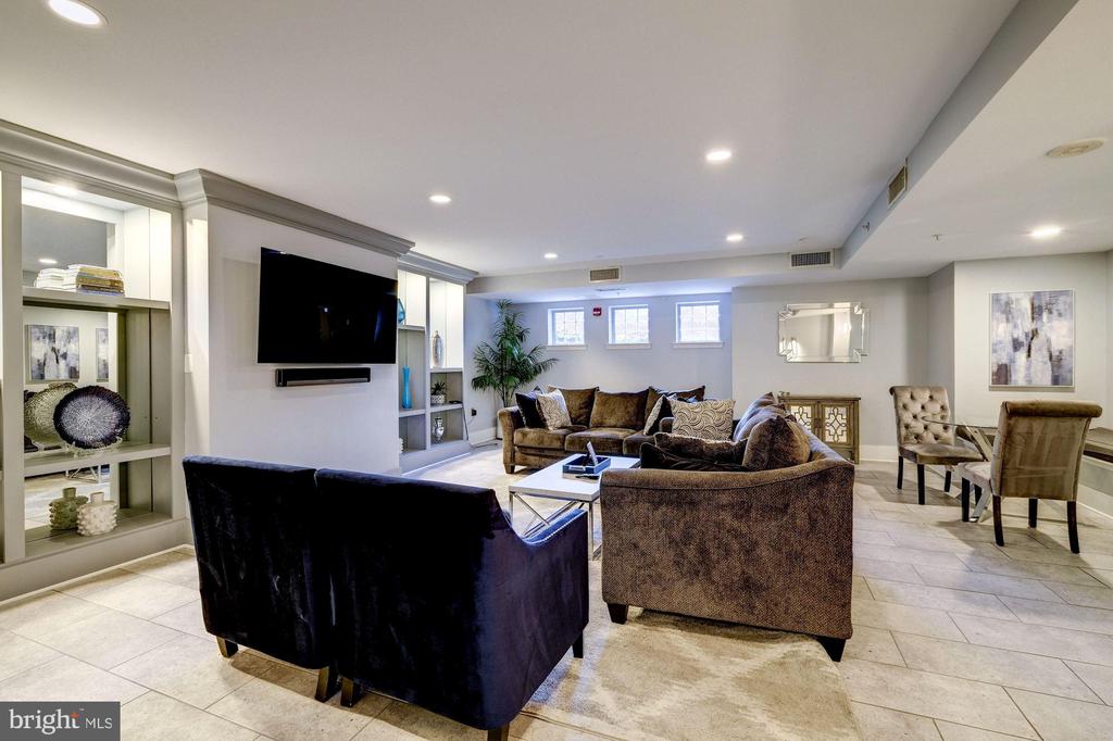 555 MASSACHUSETTS AVENUE NW Unit: 603